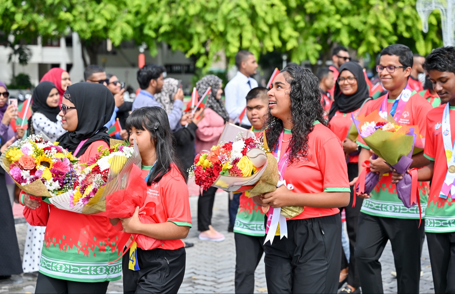 ސްޕެޝަލް އޮލިމްޕިކްސް ވޯލްޑް ގޭމްސްއިން ރަން މެޑަލް ހޯދި ދިވެހި އެތުލީޓުންނަށް މަރުހަބާ ކިޔުމަށް، ރަސްމީ ފާލަން ސަރަހައްދުގައި ބޭއްވި ރަސްމިއްޔާތުގެ ތެރެއިން --- ފޮޓޯ: ނިޝާން އަލީ | މިހާރު