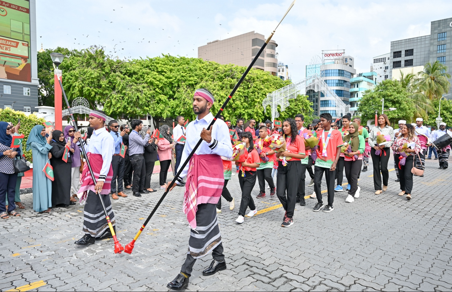 ސްޕެޝަލް އޮލިމްޕިކްސް ވޯލްޑް ގޭމްސްއިން ރަން މެޑަލް ހޯދި ދިވެހި އެތުލީޓުންނަށް މަރުހަބާ ކިޔުމަށް، ރަސްމީ ފާލަން ސަރަހައްދުގައި ބޭއްވި ރަސްމިއްޔާތުގެ ތެރެއިން --- ފޮޓޯ: ނިޝާން އަލީ | މިހާރު