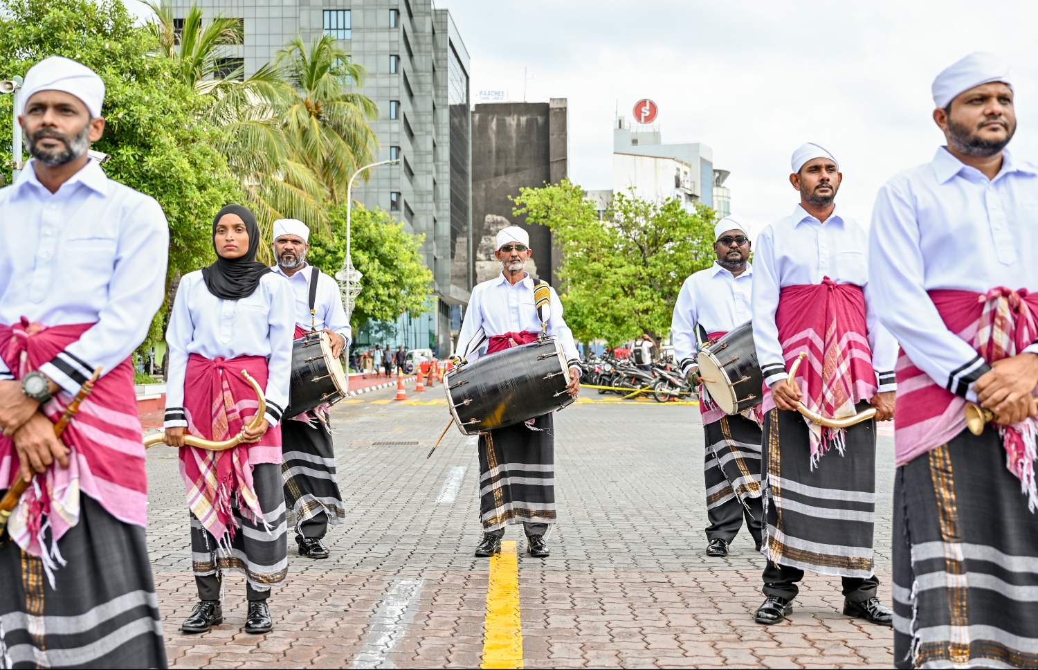ސްޕެޝަލް އޮލިމްޕިކްސް ވޯލްޑް ގޭމްސްއިން ރަން މެޑަލް ހޯދި ދިވެހި އެތުލީޓުންނަށް މަރުހަބާ ކިޔުމަށް، ރަސްމީ ފާލަން ސަރަހައްދުގައި ބޭއްވި ރަސްމިއްޔާތުގެ ތެރެއިން --- ފޮޓޯ: ނިޝާން އަލީ | މިހާރު
