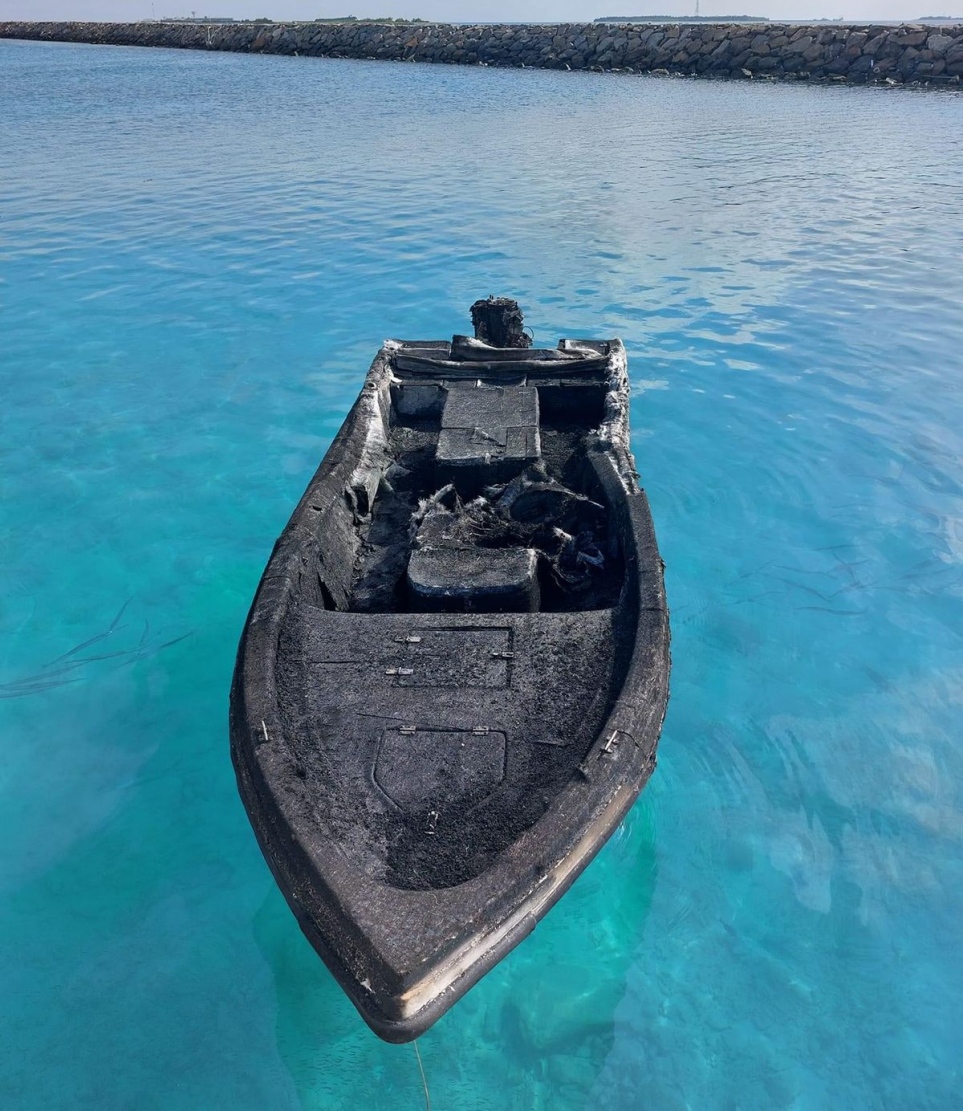 ނައިފަރުގައި ރޯވި އެއް ލޯންޗު.