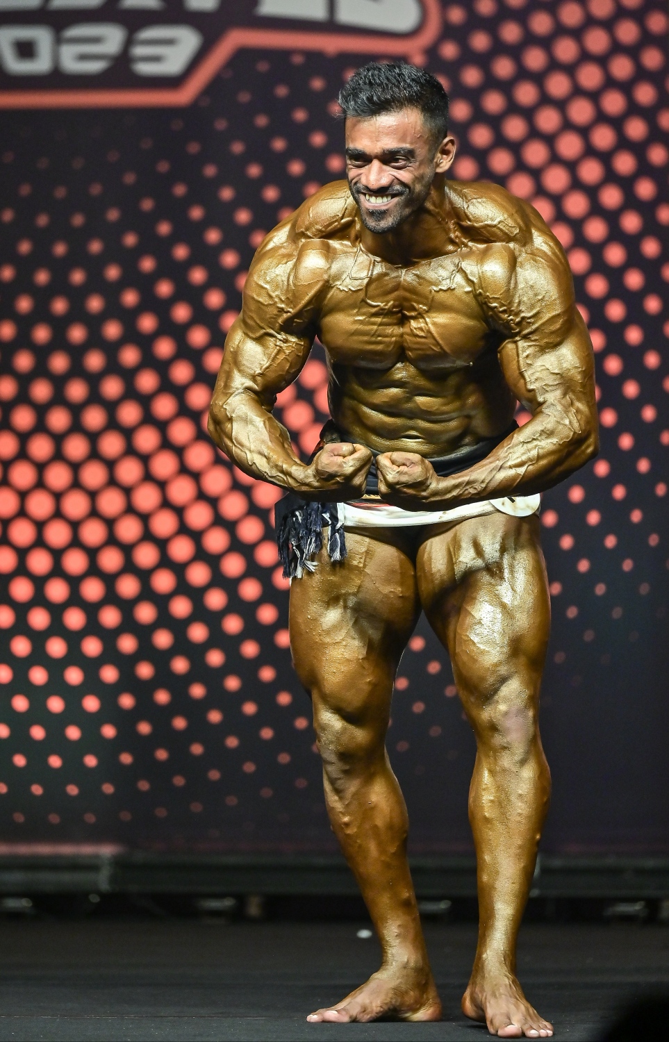 ޔާންބެގެ ހަށިގަނޑު ސްޓޭޖުގައި ދައްކާލަނީ: އޭނާ ވަނީ ހަތަރުވަނަ ފަހަރަށް މިސްޓަ މޯލްޑިވްސްގެ ޓައިޓަލް ހޯދާފަ --- ފޮޓޯ: ނިޝާން އަލީ | މިހާރު