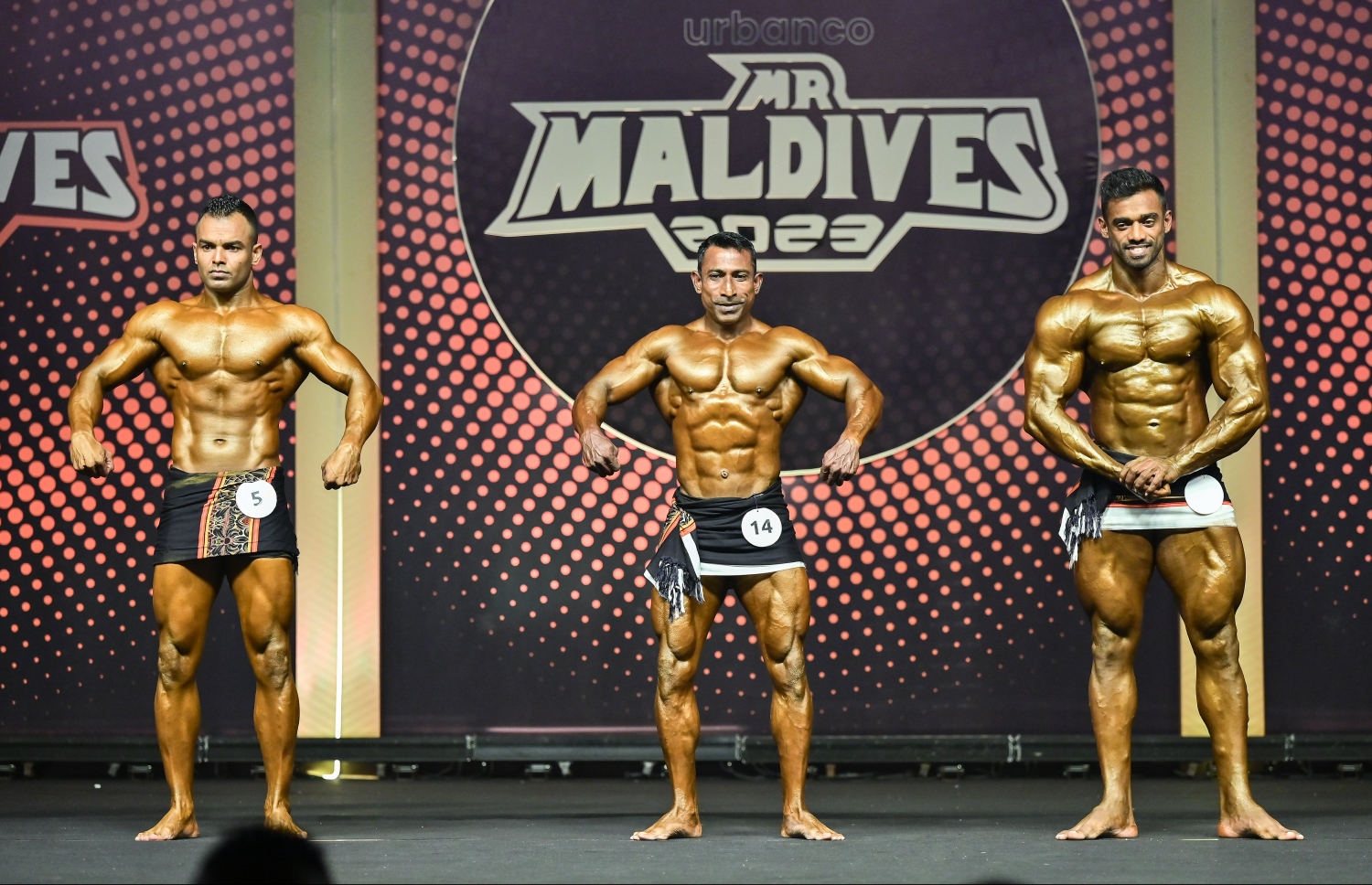 މިސްޓަ މޯލްޑިވްސް ހޮވުމަށް ރޭ ބޭއްވި މުބާރާތުގައި އެތުލީޓުން ބޮޑީ ބިލްޑިންގް ކެޓެގަރީގައި ވާދަކުރަނީ .-- ނިޝާން އަލީ | މިހާރު