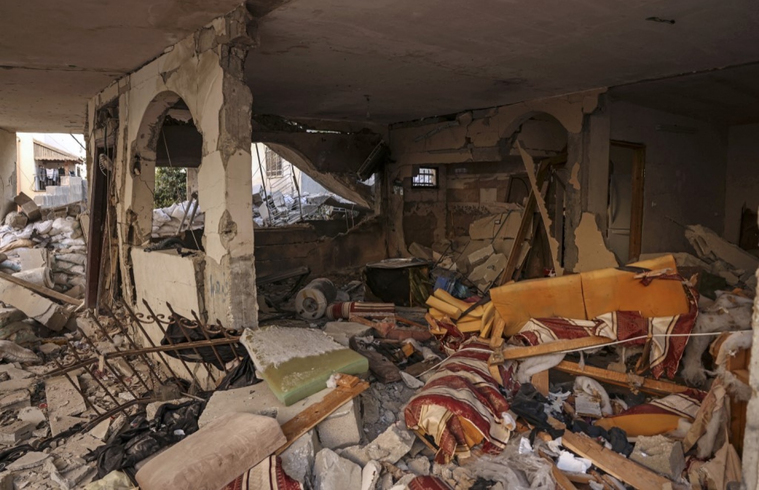 އިޒްރޭލު ސިފައިން މިސައިލުން މިއަދު ފަތިހު ދޭން ފެށި ހަމަލާތަކުގައި ގާޒާގެ އިމާރާތެއް ހަލާކުކޮށްލައިފައި -- ފޮޓޯ: އޭއެފްޕީ