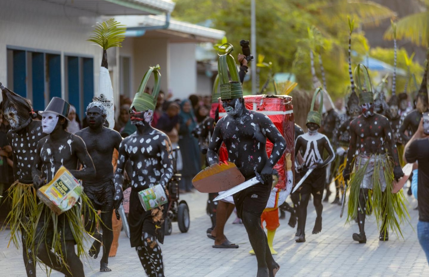 މީދޫގެ އިރުމަތީ އަވަށުގައި އީދު ފާހަގަކުރަނީ.-- ފޮޓޯ: އިރުމަތީ އަވަށު ފޭސްބުކް ޕޭޖް