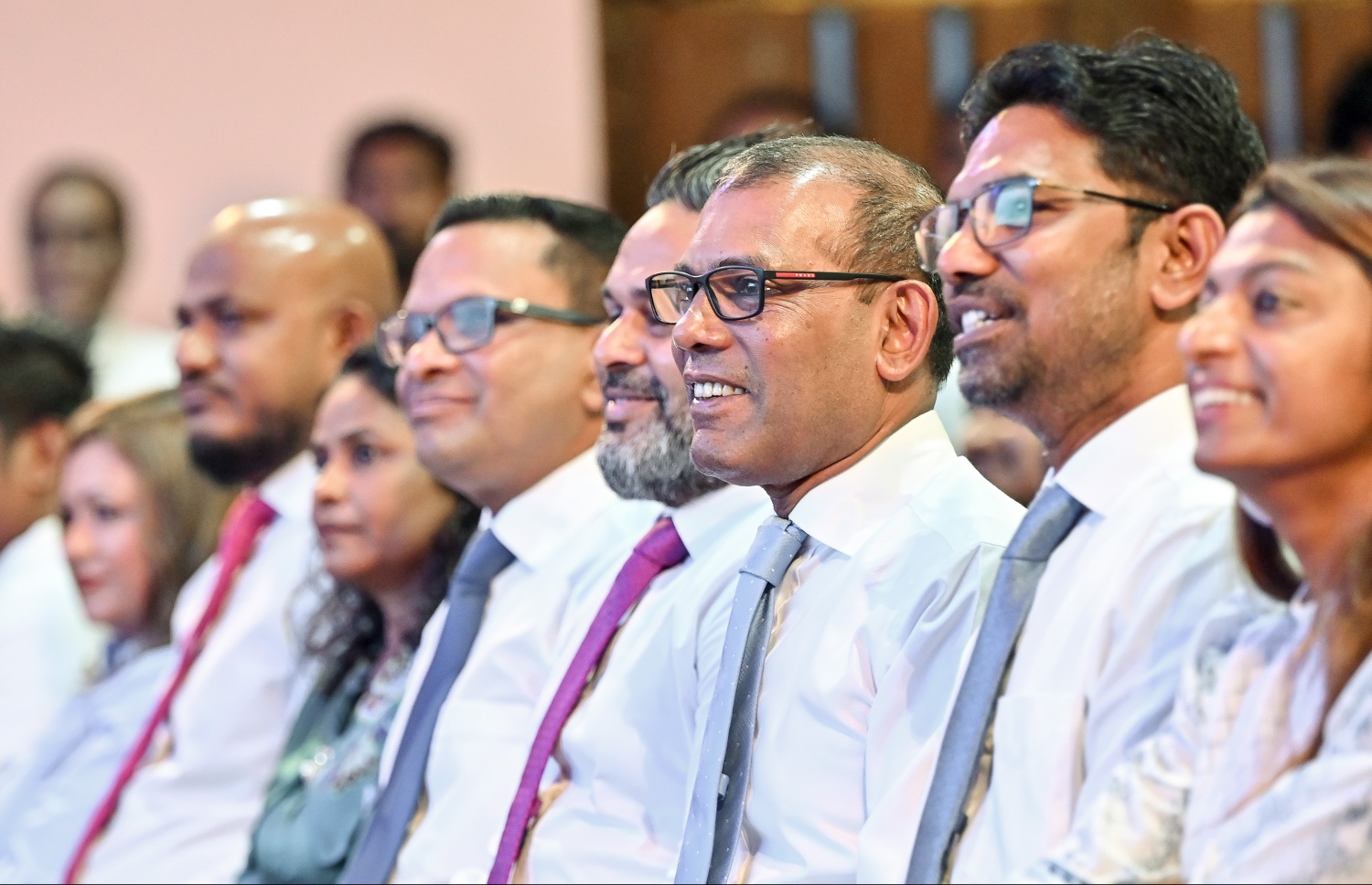 ޑިމޮކްރެޓްސް އުފެއްދުމުގެ ޖަލްސާގައި އެހެން ސިޔާސީ ޕާޓީތަކުގެ އިސް ލީޑަރުންނާއެކު މަޖިލީހުގެ ރައީސް މުހައްމަދު ނަޝީދު ބައިވެރިވެވަޑައިގަންނަވަނީ.-- ފޮޓޯ: ނިޝާން އަލީ | މިހާރު