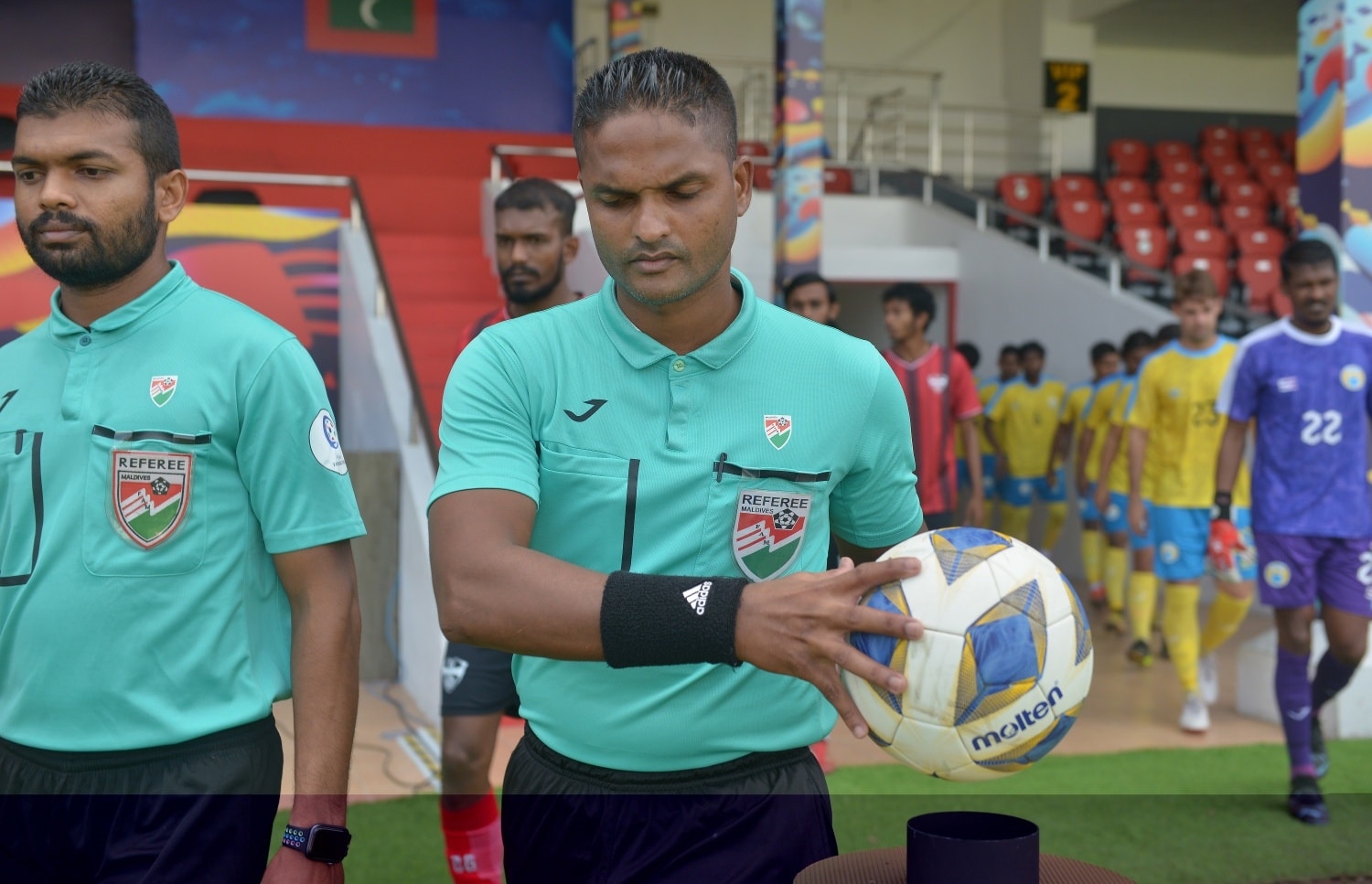 ރެފްރީންތަކެއް މެޗަށް ނުކުންނަނީ: އެފްއޭއެމްގެ ސަބަބުން ކުރިއަށް ދެވޭނެ ގޮތެއް ނެތް -- ފައިލް ފޮޓޯ: މިހާރު