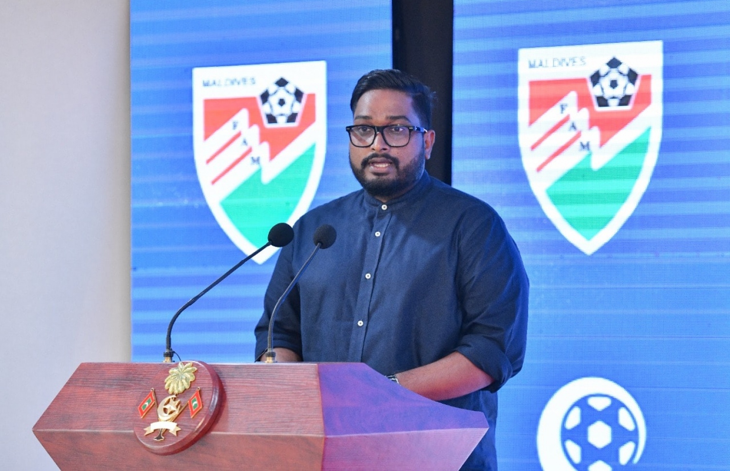 ބައްސާމް އެފްއޭއެމްގެ ބައްދަލުވުމެއްގައި ވާހަކަ ދައްކަވަނީ --- ފައިލް ފޮޓޯ: ނިޝާން އަލީ | މިހާރު