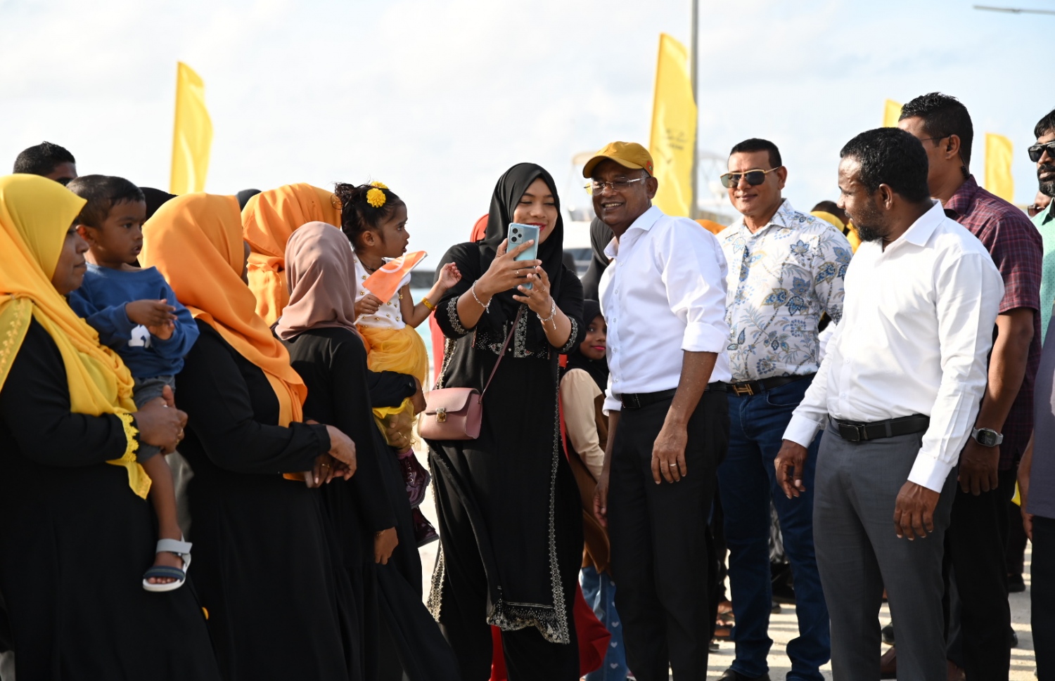 ރައީސް ށ. އަތޮޅަށް ކުރެއްވި ކެމްޕެއިން ދަތުރުގެ ތެރެއިން