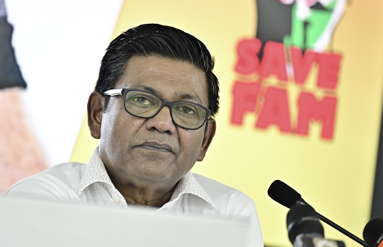 އެފްއޭއެމްގެ ކުރީގެ ޖެނަރަލް ސެކްރެޓަރީ ހާމީދު އަބްދުލް ގަފޫރު: އޭނާ ވިދާޅުވީ އަތޮޅުތަކުގެ ޓީމުތަކަށް ދިވެހި ޕްރިމިއާ ލީގުގައި ވާދަ ކުރުމުގެ ފުރުސަތު ނުދީ އަދި ވޯޓްލުމުގެ ހައްގު ނުދީ އިންތިހާބަކަށް ދިއުން ރަނގަޅު ނޫން ކަމަށް --- ފޮޓޯ: ނިޝާން އަލީ | މިހާރު