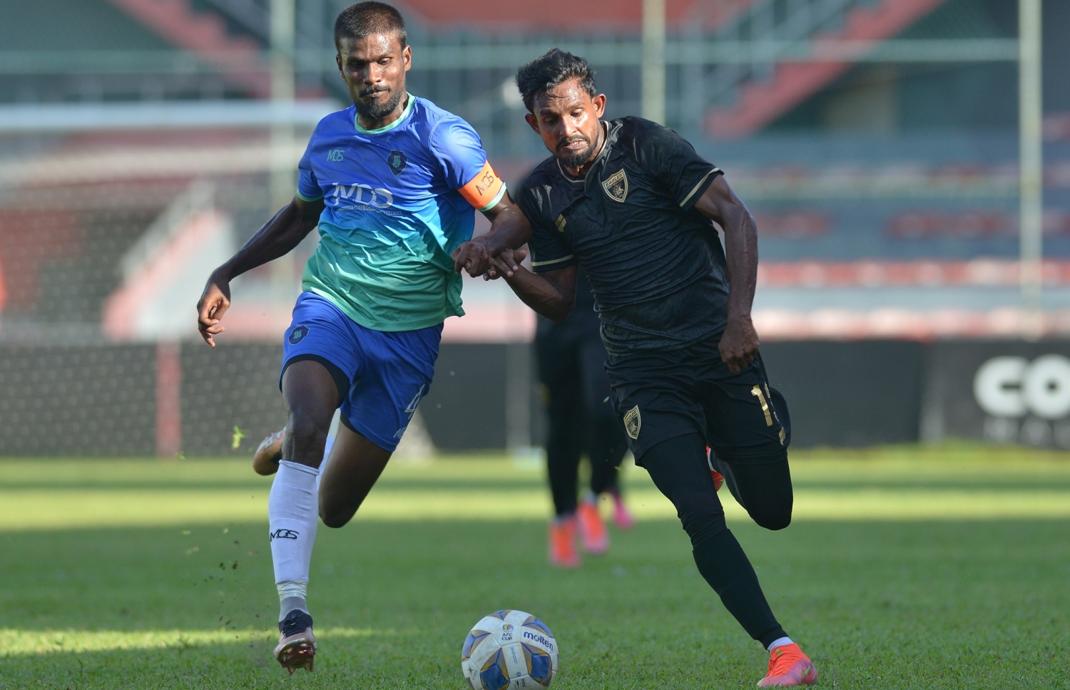 އީގަލްސް އާއި ސަސް ބައްދަލުކުރި މެޗުގެ ތެރެއިން.-- ފޮޓޯ: އެފްއޭއެމް