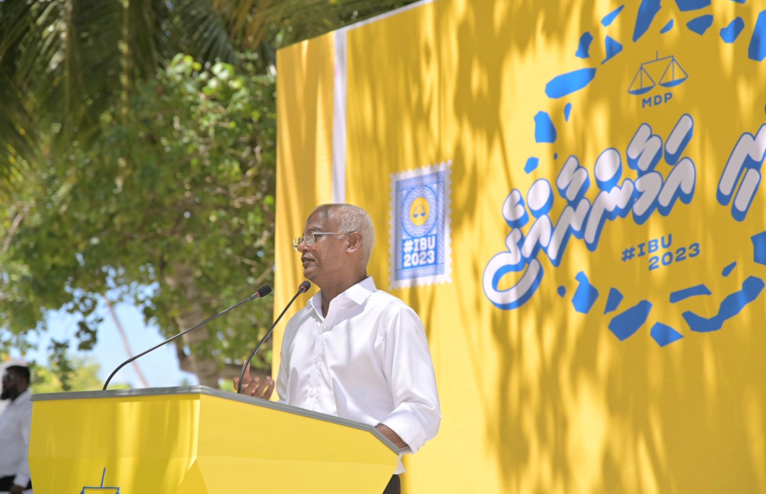 ރައީސް އިބްރާހިމް މުހައްމަދު ސޯލިހް ރިޔާސީ އިންތިހާބުގެ ކެމްޕޭނުގައި މިއަދު މ. ރަތްމަންދޫގައި ވާހަކަ ދައްކަވަނީ. -- ފޮޓޯ: އެމްޑީޕީ