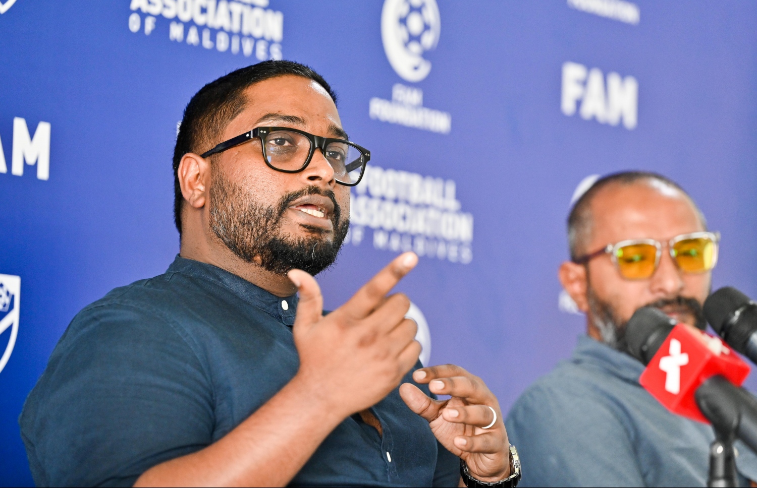 އެފްއޭއެމްގެ ކުރީގެ އެންމެ އިސް ދެ ވެރިން ބައްސާމާއި އަލީ އުމަރު. -- ފޮޓޯ: ނިޝާން އަލީ | މިހާރު