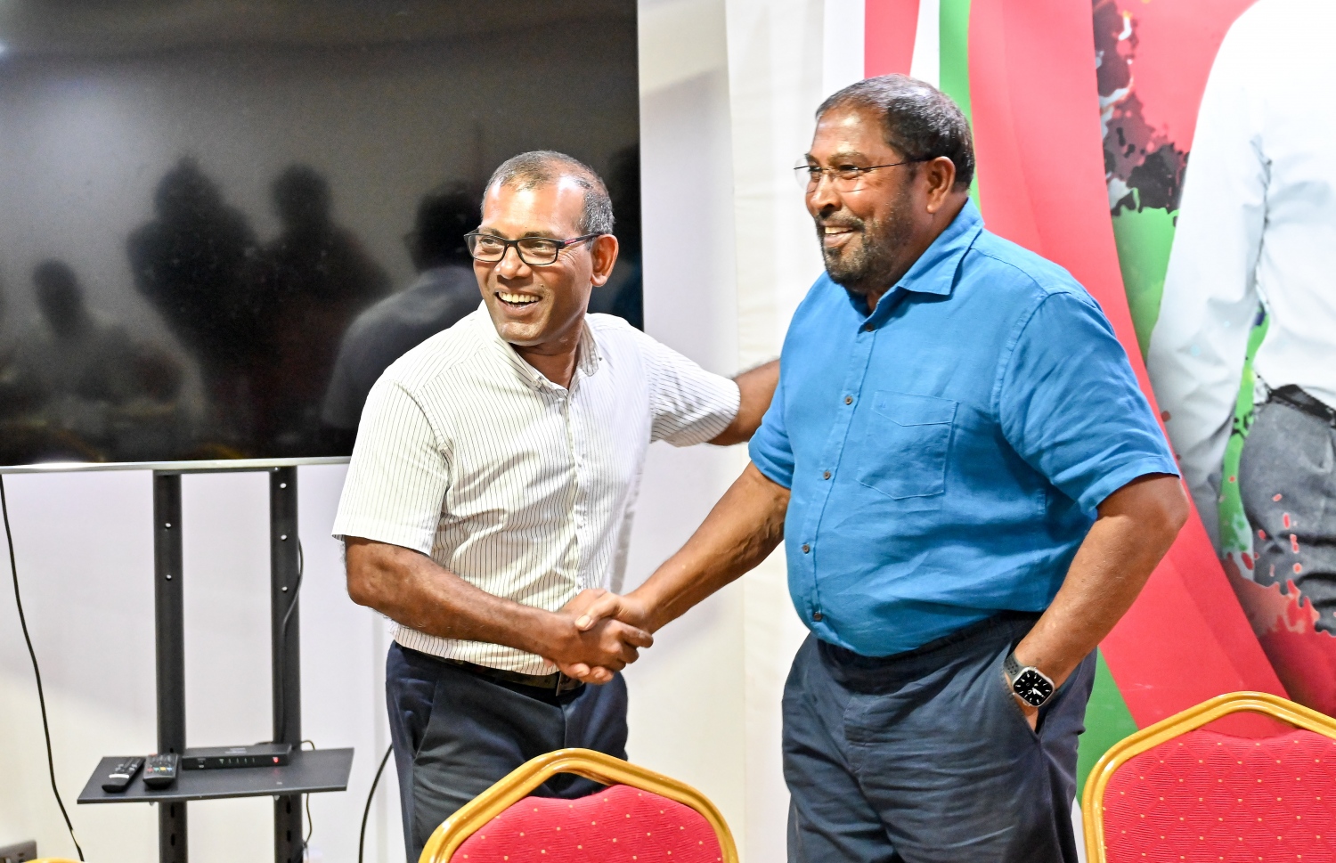 އެއް ކެންޑިޑޭޓަކުގެ މަޝްވަރާއަށް ތިން ޕާޓީން ބޭއްވި ބައްދަލުވުން