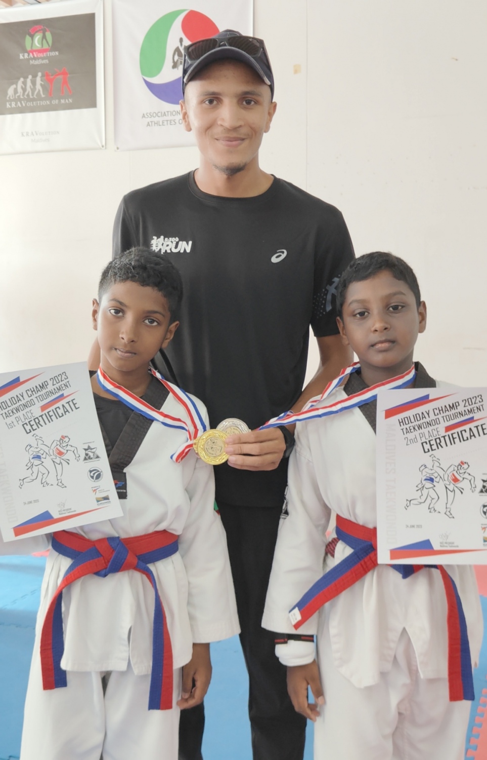 ހޫދު (ކ) އާއި ކޯޗު ކިނާން އަދި ޔޫނުސް (ވ)