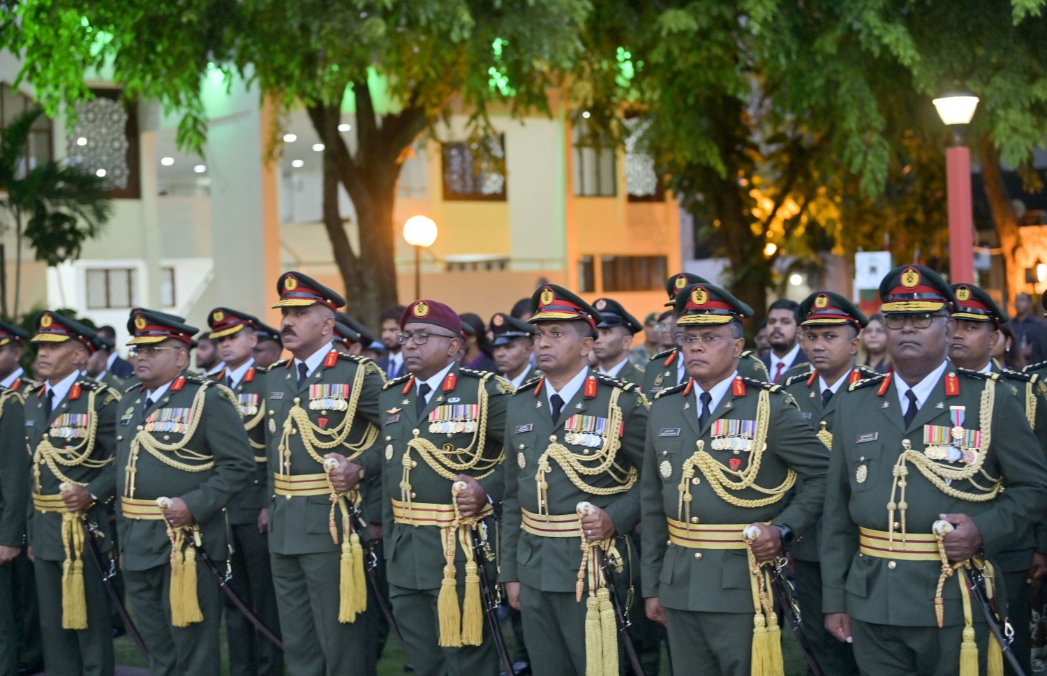 މި އަހަރުގެ މިނިވަން ދުވަހުގެ ދިދަ ނެގުމުގެ ރަސްމިއްޔާތުގައި ސިފައިން ބައިވެރިވަނީ -- ފޮޓޯ: ރައީސް އޮފީސް