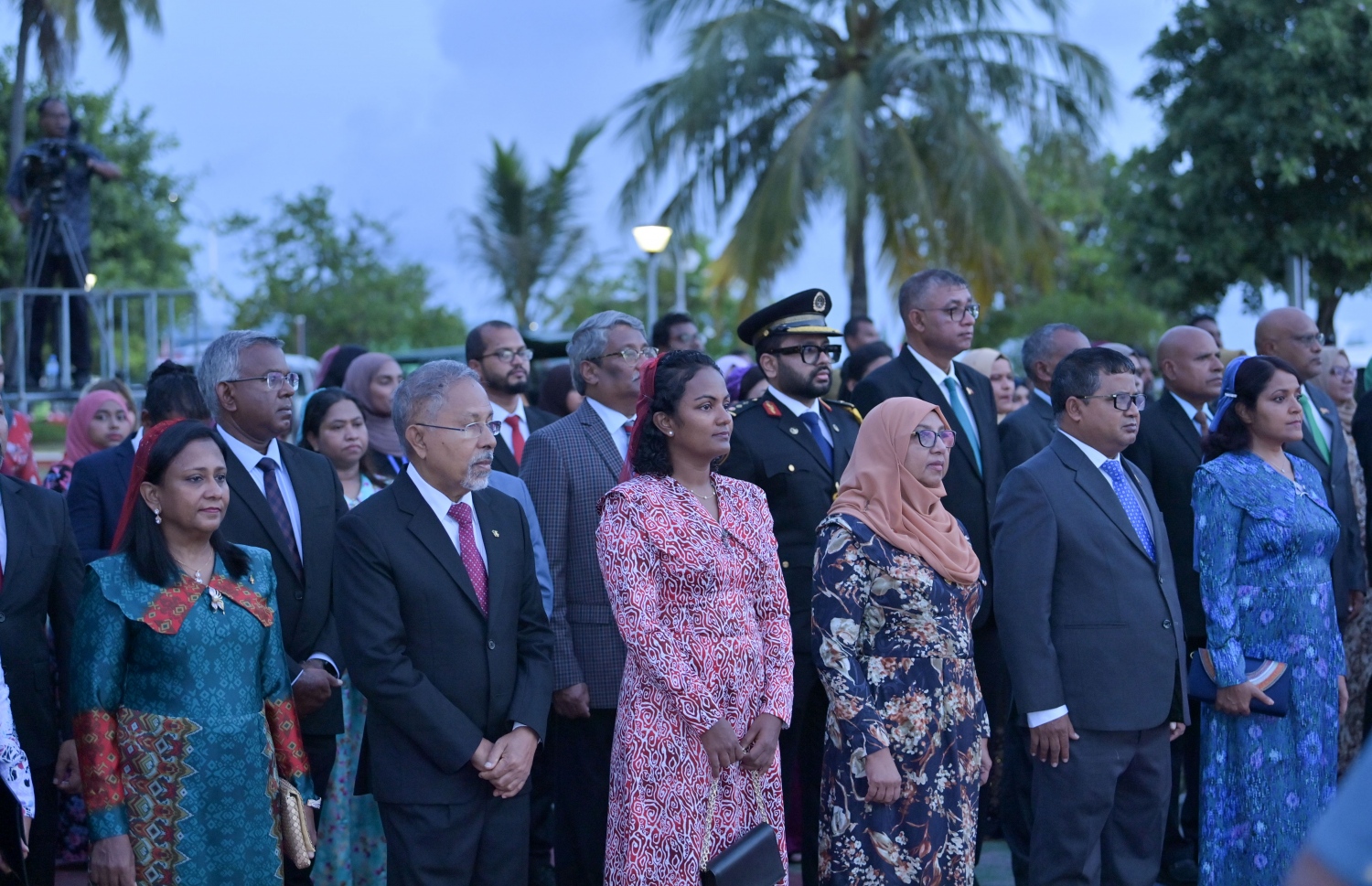 ސަރުކާރުގެ ބައެއް މިނިސްޓަރުން މިއަދު ބޭއްވުނު މިނިވަން ދުވަހުގެ ދިދަ ނެގުމުގެ ރަސްމިޔާތުގައި ބައިވެރިވަނީ -- ފޮޓޯ: ރައީސް އޮފީސް