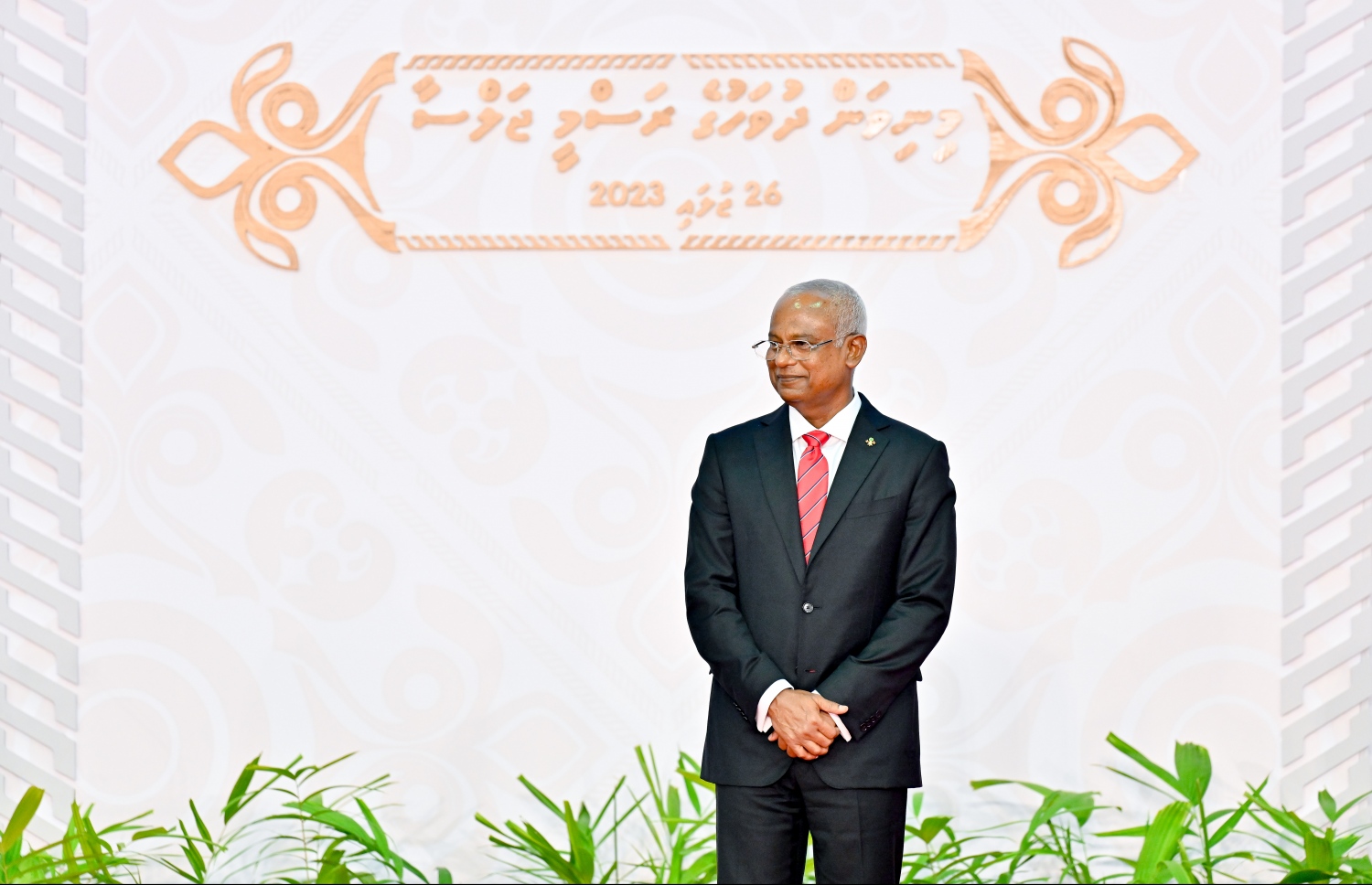 މިއަދު ފާހަގަކުރާ ރާއްޖޭގެ 58 ވަނަ މިނިވަން ދުވަހުގެ މުނާސަބަތުގައި ސޯޝަލް ސެންޓަރުގައި ބޭއްވި ޖަލްސާގައި ރައީސް އިބްރާހިމް މުހައްމަދު ސޯލިހު ބައިވެރިވެވަޑައިގަންނަވަނީ.-- ފޮޓޯ: ނިޝާން އަލީ | މިހާރު