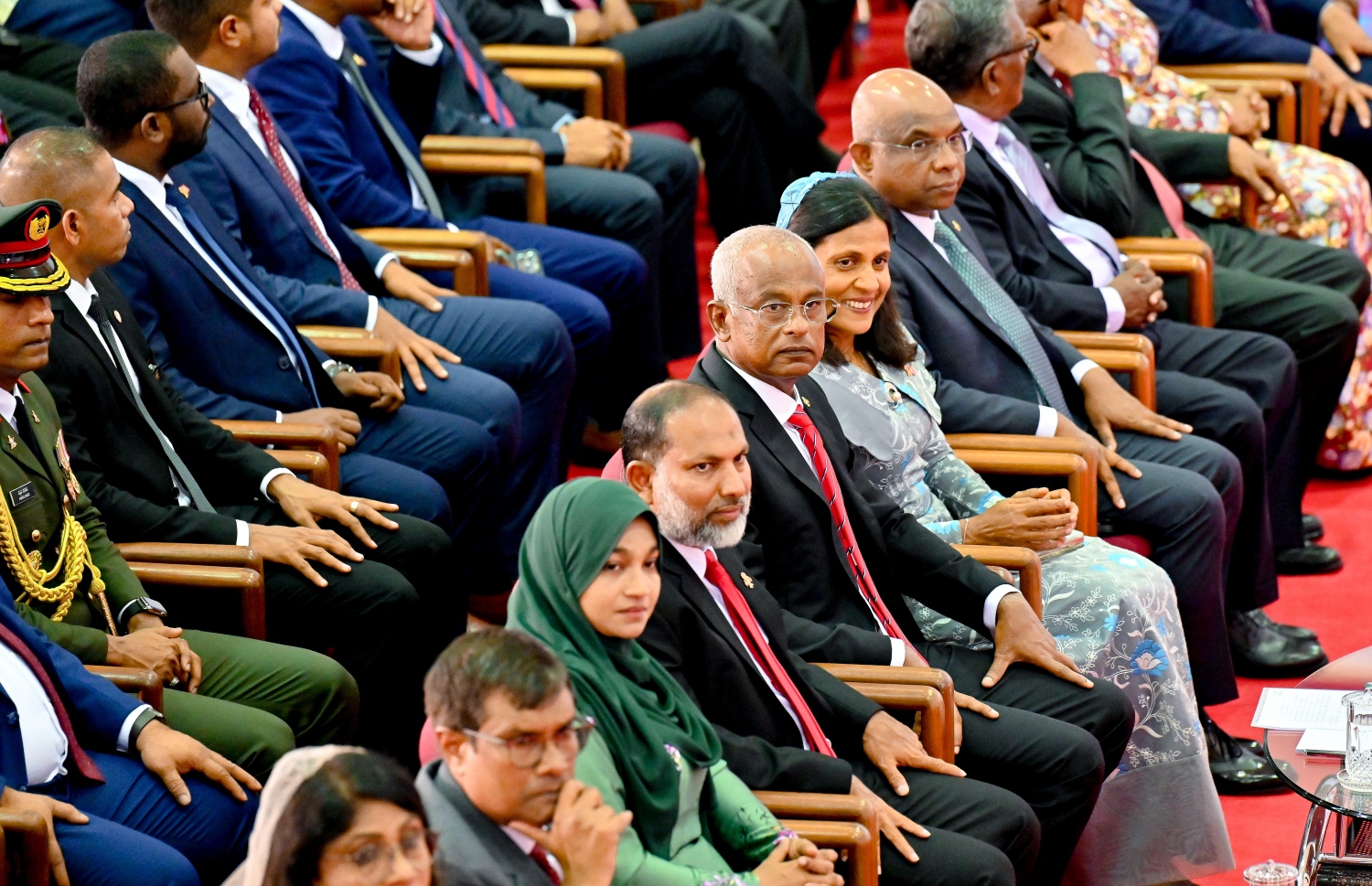 މިއަދު ފާހަގަކުރާ ރާއްޖޭގެ 58 ވަނަ މިނިވަން ދުވަހުގެ މުނާސަބަތުގައި ސޯޝަލް ސެންޓަރުގައި ބޭއްވި ޖަލްސާގައި ބައިވެރިވި ބައެއް މީހުން.-- ފޮޓޯ: ނިޝާން އަލީ | މިހާރު