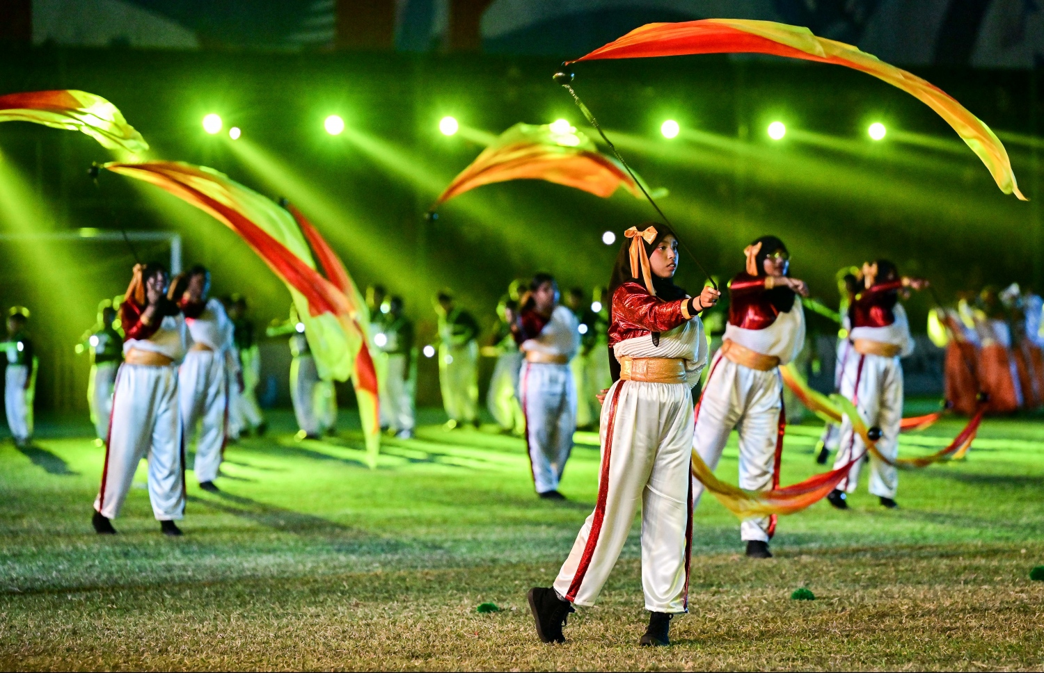 58 ވަނަ މިނިވަން ދުވަސް ފާހަގަކުރުމަށް ގަލޮޅު ދަނޑުގައި ބޭއްވި ހެވިކަމާއި ކުޅިވަރުގެ ހަރަކާތްތަކުގައި ސްކޫލް ކުދިން އައިޓަމެއް ހުށަހަޅަނީ.-- ފޮޓޯ: ނިޝާން އަލީ | މިހާރު