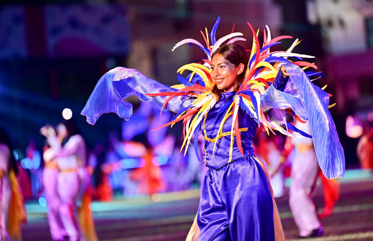 މި އަހަރުގެ މިނިވަން ދުވަސް ފާހަގަކުރުމަށް ގަލޮޅު ދަނޑުގައި ބޭއްވި ހެވިކަމާއި ކުޅިވަރުގެ ހަރަކާތްތަކުގައި ސްކޫލް ކުދިންތަކެއް އައިޓަމެއް ހުށަހަޅަނީ.-- ފޮޓޯ: ނިޝާން އަލީ | މިހާރު