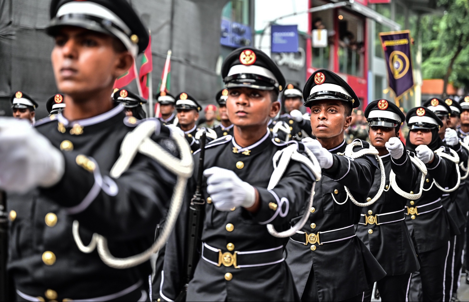 މިނިވަން ދުވަހާ ގުޅިގެން މިއަދު ބޭއްވި ސިފައިންގެ ޕެރޭޑްގައި ސިފައިންގެ އެކި ލަޝްކަރުތައް-- ފޮޓޯ: ނިޝާން އަލީ | މިހާރު