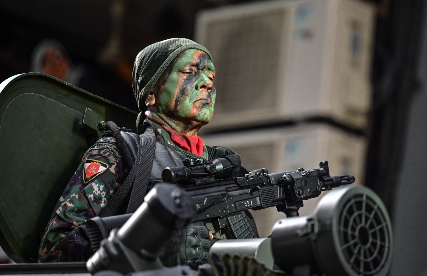 މިނިވަން ދުވަހާ ގުޅިގެން މިއަދު ބޭއްވި ސިފައިންގެ ޕެރޭޑް-- ފޮޓޯ: ނިޝާން އަލީ | މިހާރު