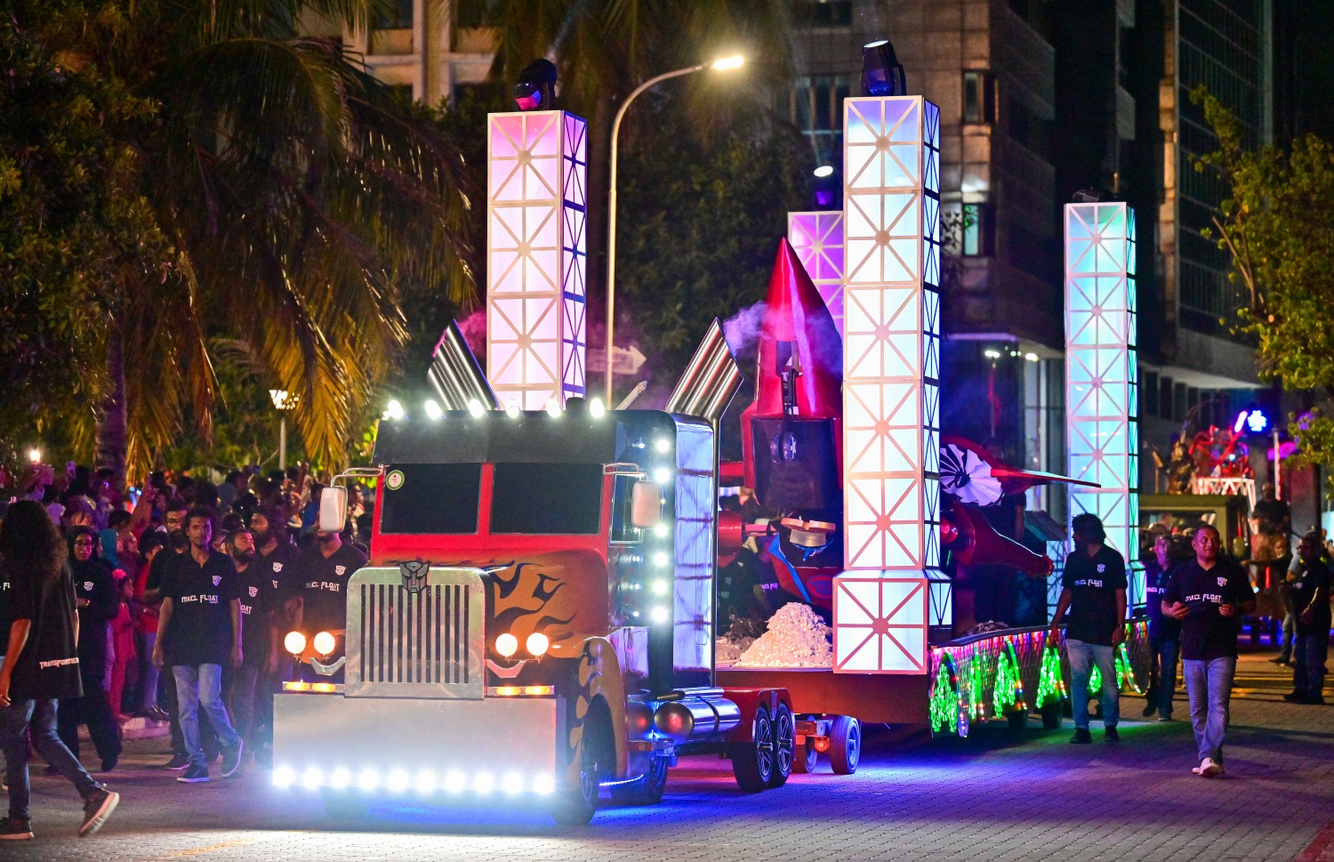 އެމްއޭސީއެލްގެ ފުޅަނދު ޖުމްހޫރީ މައިދާން ސަރަހައްދުން ދަނީ -- ފޮޓޯ: ނިޝާން އަލީ | މިހާރު