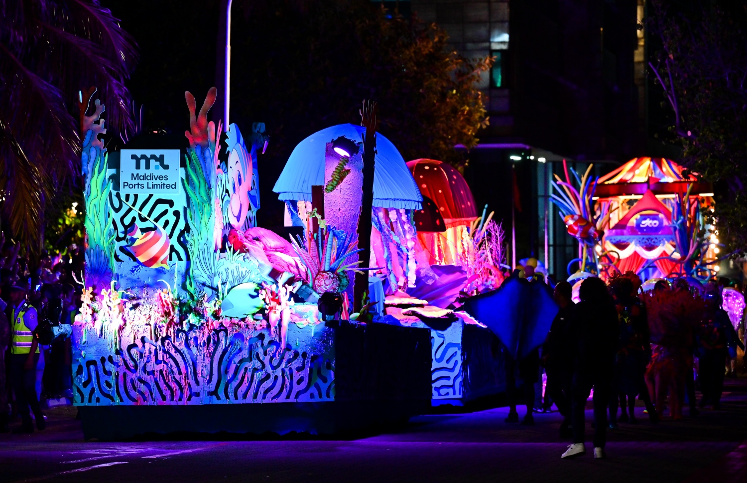 ރާއްޖޭގެ ކަނޑު އަޑީގެ ރީތިކަން ދައްކުވައިދޭ އެމްޕީއެލްގެ ފުޅަނދު ދައްކާލަނީ -- ފޮޓޯ: ފަޔާޒު މޫސާ | މިހާރު