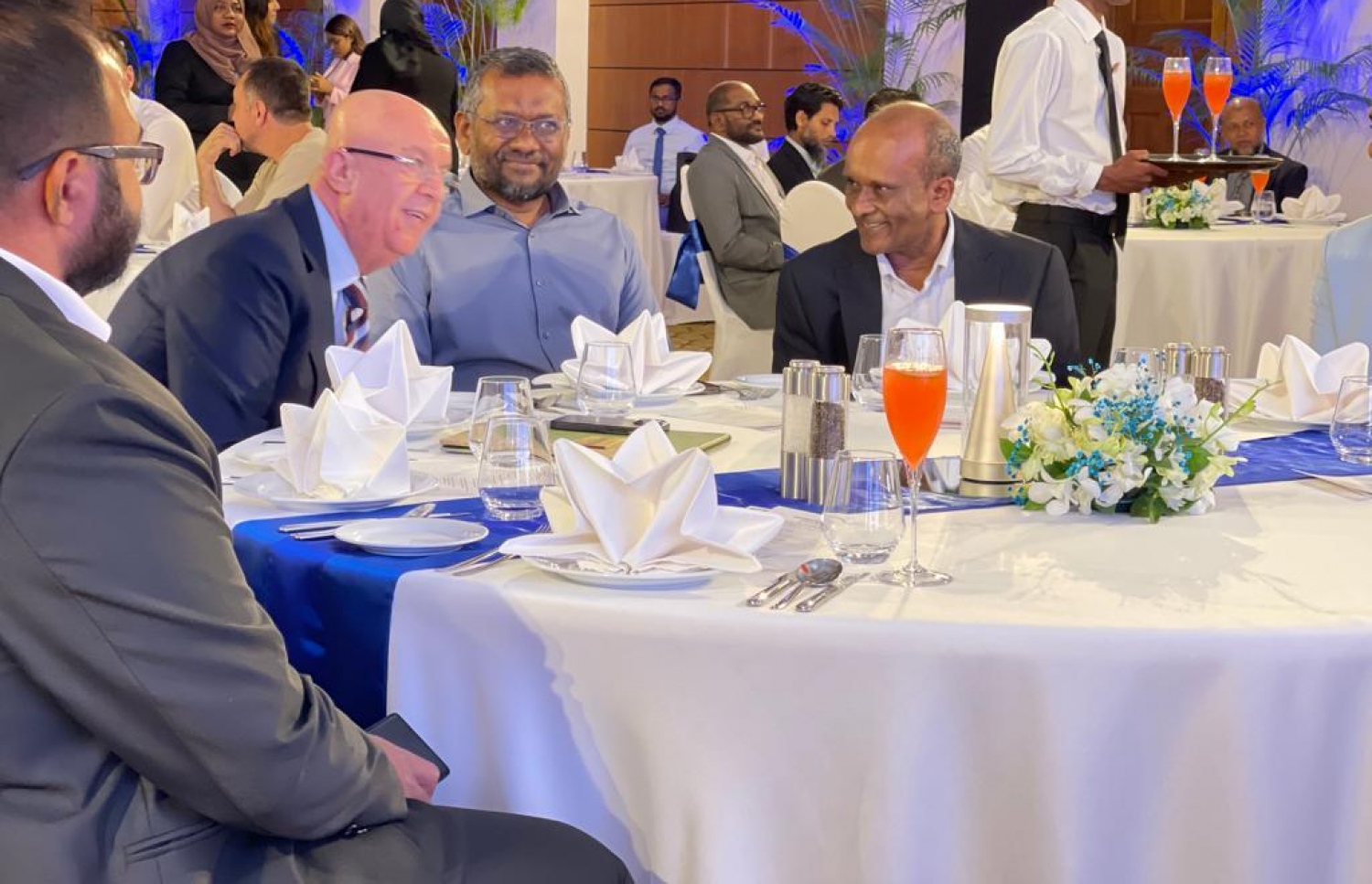 އިންޓަނޭޝަނަލް ބަންކަރިން ޕްރޮޖެކްޓް ހަވާލު ކުރުމަށް ބޭއްވި ރަސްމިއްޔާތުގެ ތެރެއިން-- ފޮޓޯ: އެސްޓީއޯ