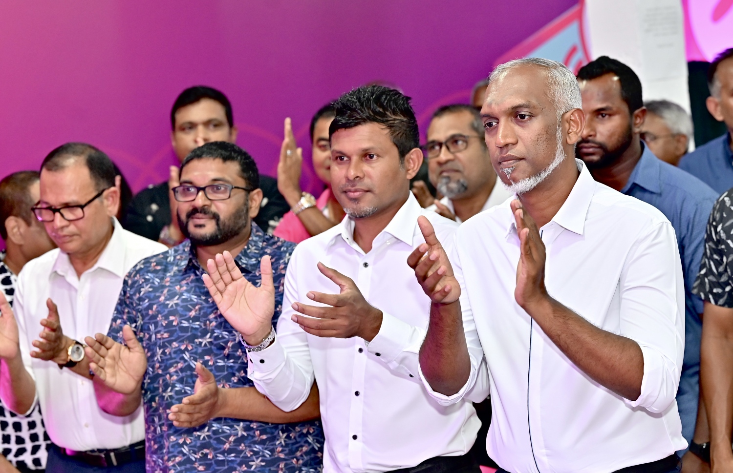 ކެމްޕެއިން ޖަލްސާގައި މުއިއްޒާއި ޕީޕީއެމްގެ އިސްވެރިން ބައިވެރިވެ ވަޑައިގަންނަވަނީ