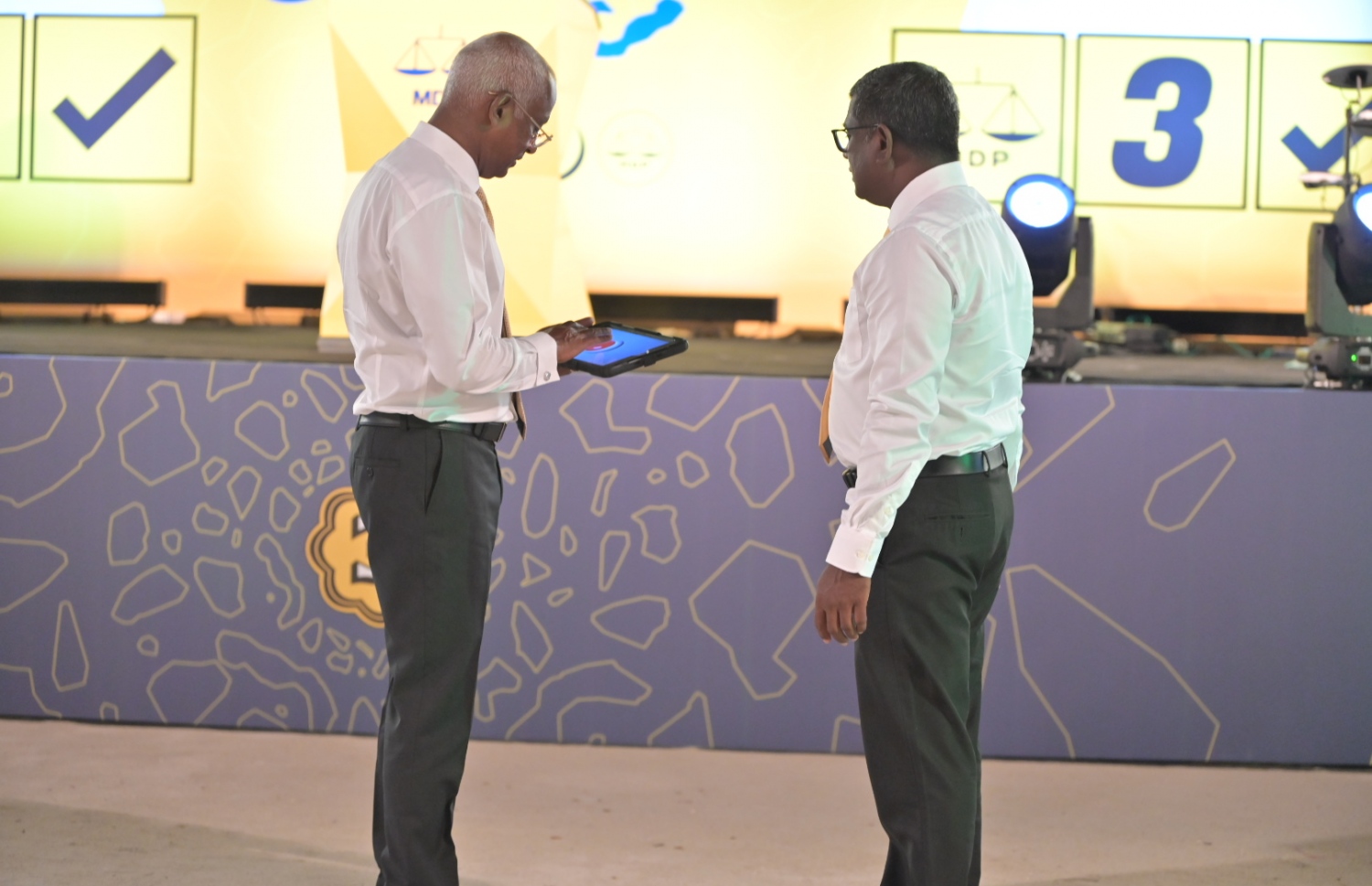 ޒުވާނުންނާ ގުޅޭ ސިޔާސަތު ހާމަކުރުމަށް ވެލިދޫގައި ބޭއްވި ޖަލްސާގެ ތެރެއިން