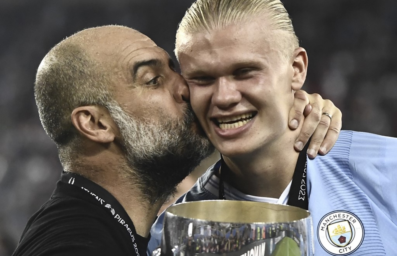 ސިޓީން އުފާފާޅުކުރުމުގެ ތެރެއިން އެ ޓީމުގެ ކޯޗު ގާޑިއޮޅާ (ވ) ސިޓީގެ ފޯވާޑް ހާލަންޑް އަށް ބޮސް ދެނީ --- ފޮޓޯ: އޭއެފްޕީ