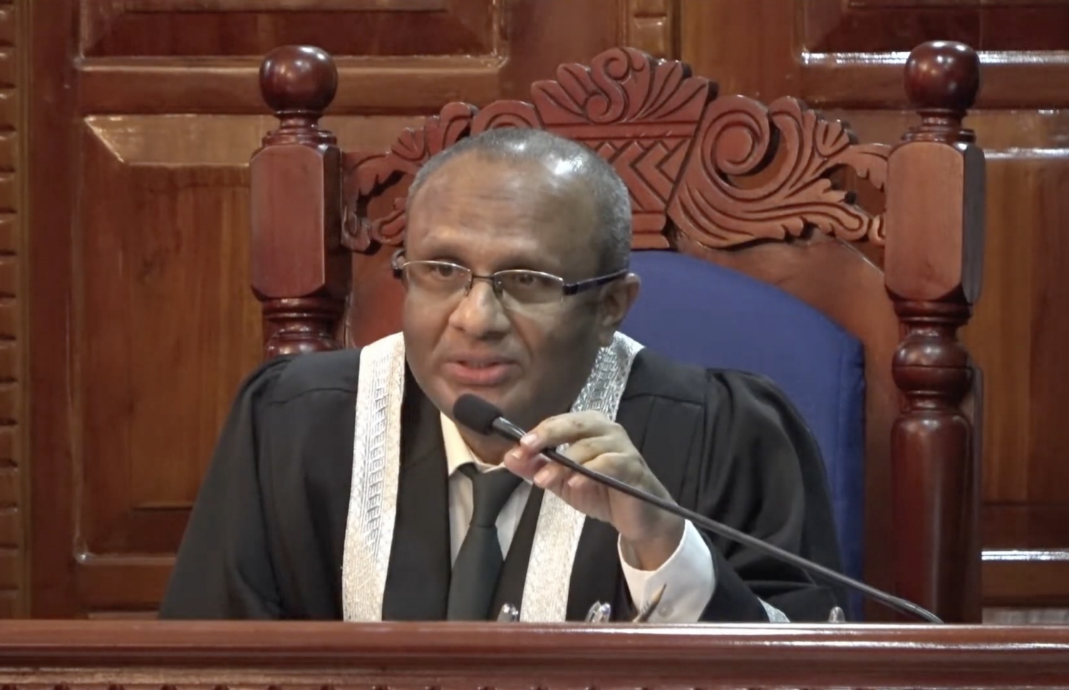 ފަނޑިޔާރު ހުސްނުއްސުއޫދު