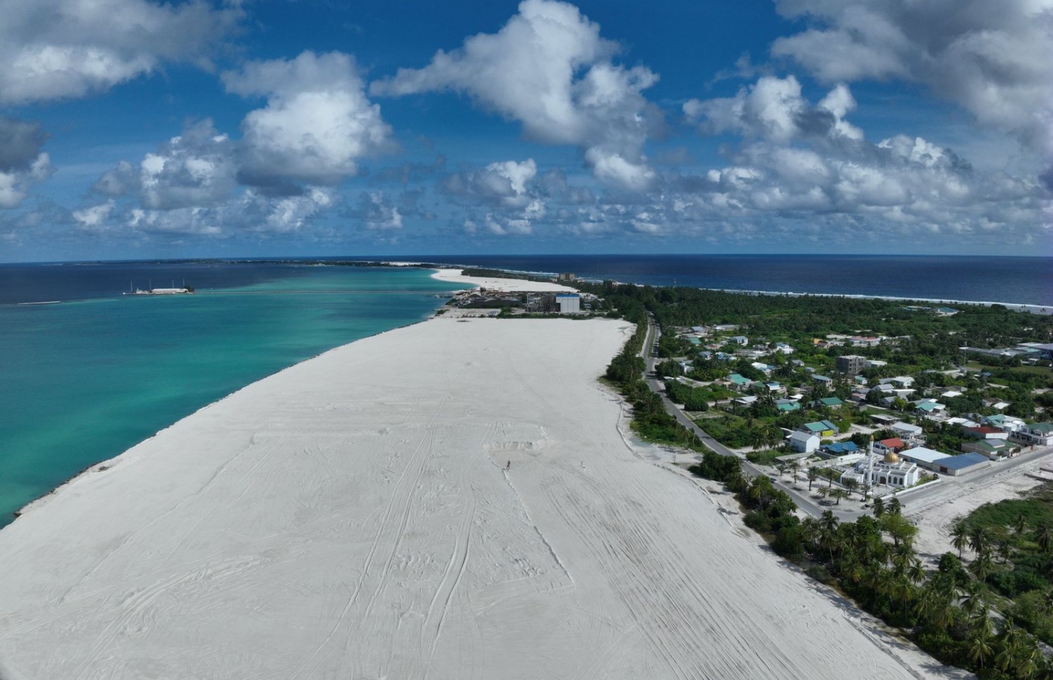 އައްޑޫން ގޯތި ދިނުމަށް ކުރީގެ ސަރުކާރުން ސ. ހިތަދޫން ހިއްކި ސަރަހައްދު.-- ފޮޓޯ: ރިޒްނާ ޒަރީރު