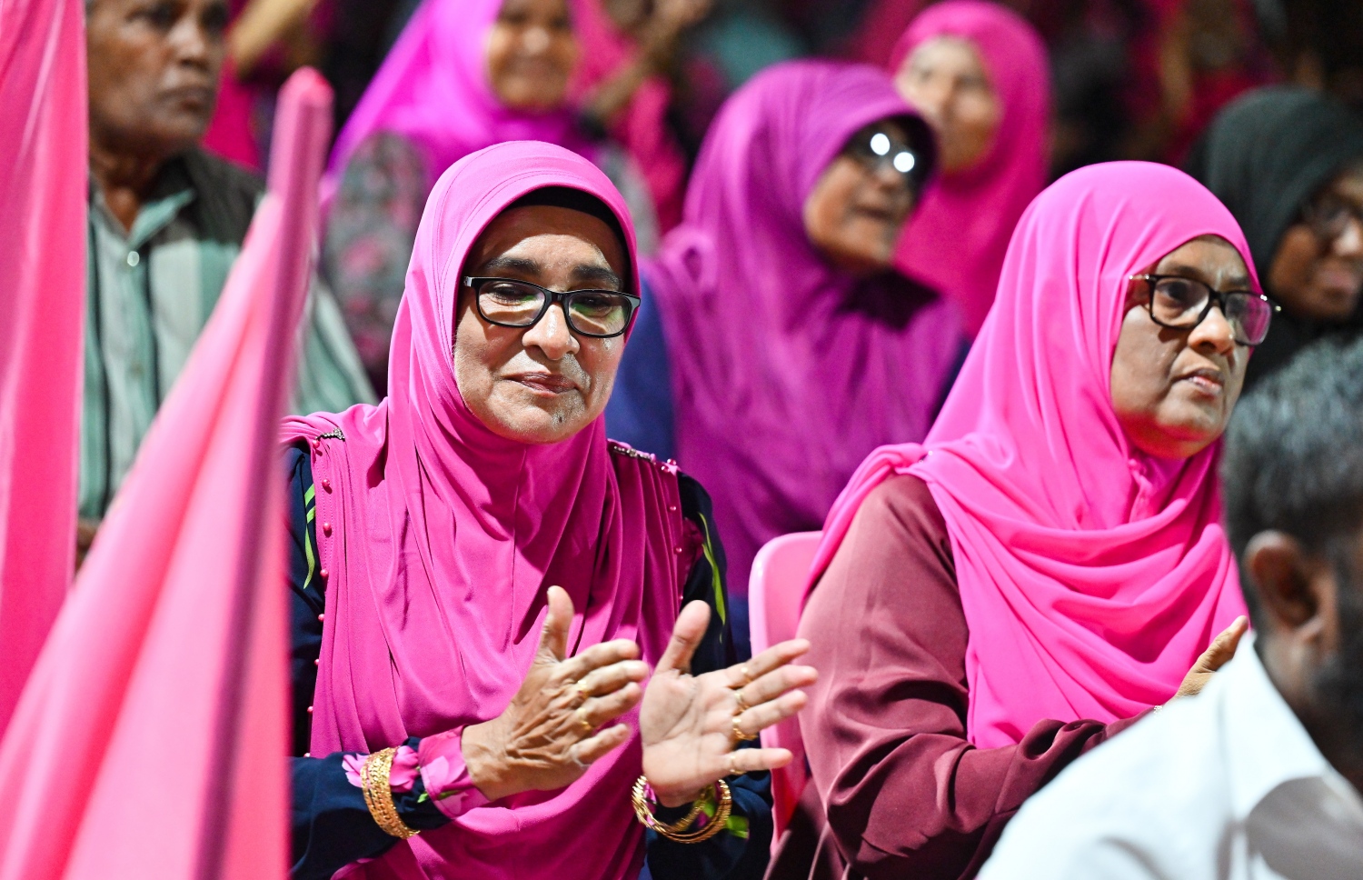 ޕީއެންސީގެ ރިޔާސީ ކެންޑިޑޭޓް ޑރ. މުހައްމަދު މުއިއްޒުގެ ކެމްޕެއިނަށް މ. މުލަކުގައި ބޭއްވި ޖަލްސާ.-- ފޮޓޯ: ނިޝާން އަލީ | މިހާރު