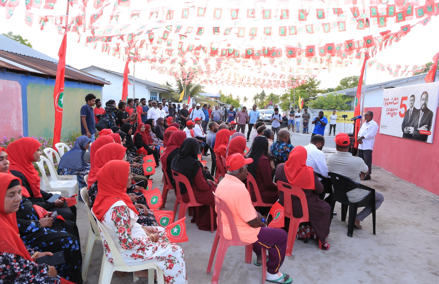 ހދ. ހަނިމާދޫގައި ޖުމްހޫރީ ޕާޓީގެ އޮފީހެއް ހުޅުވުމަށް ބޭއްވި ރަސްމިއްޔާތު.