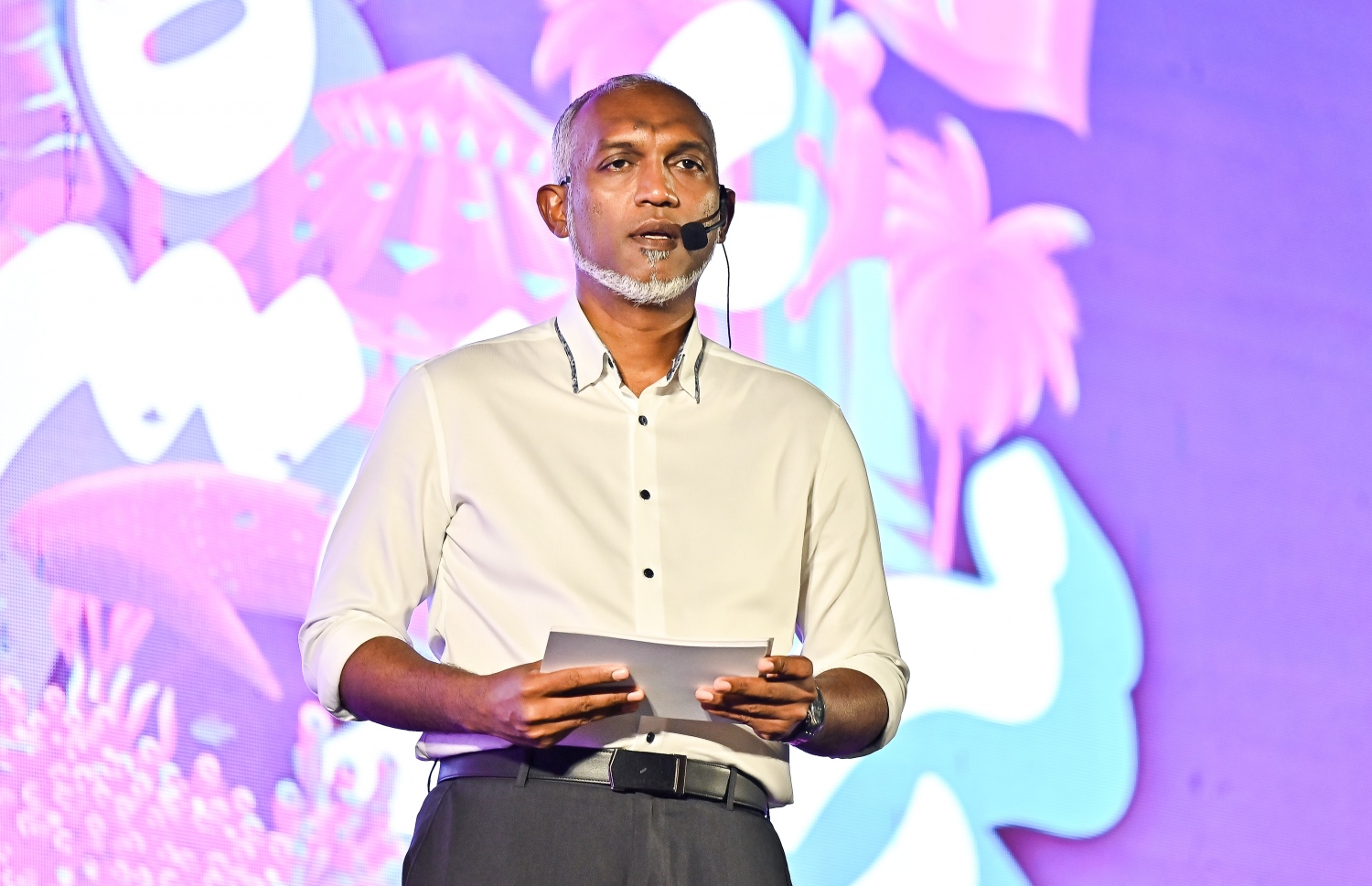 މިރޭގެ ޖަލްސާގައި މުއިއްޒު ވާހަކަ ދައްކަވަނީ --- މިހާރު ފޮޓޯ/ފަޔާޒް މޫސާ