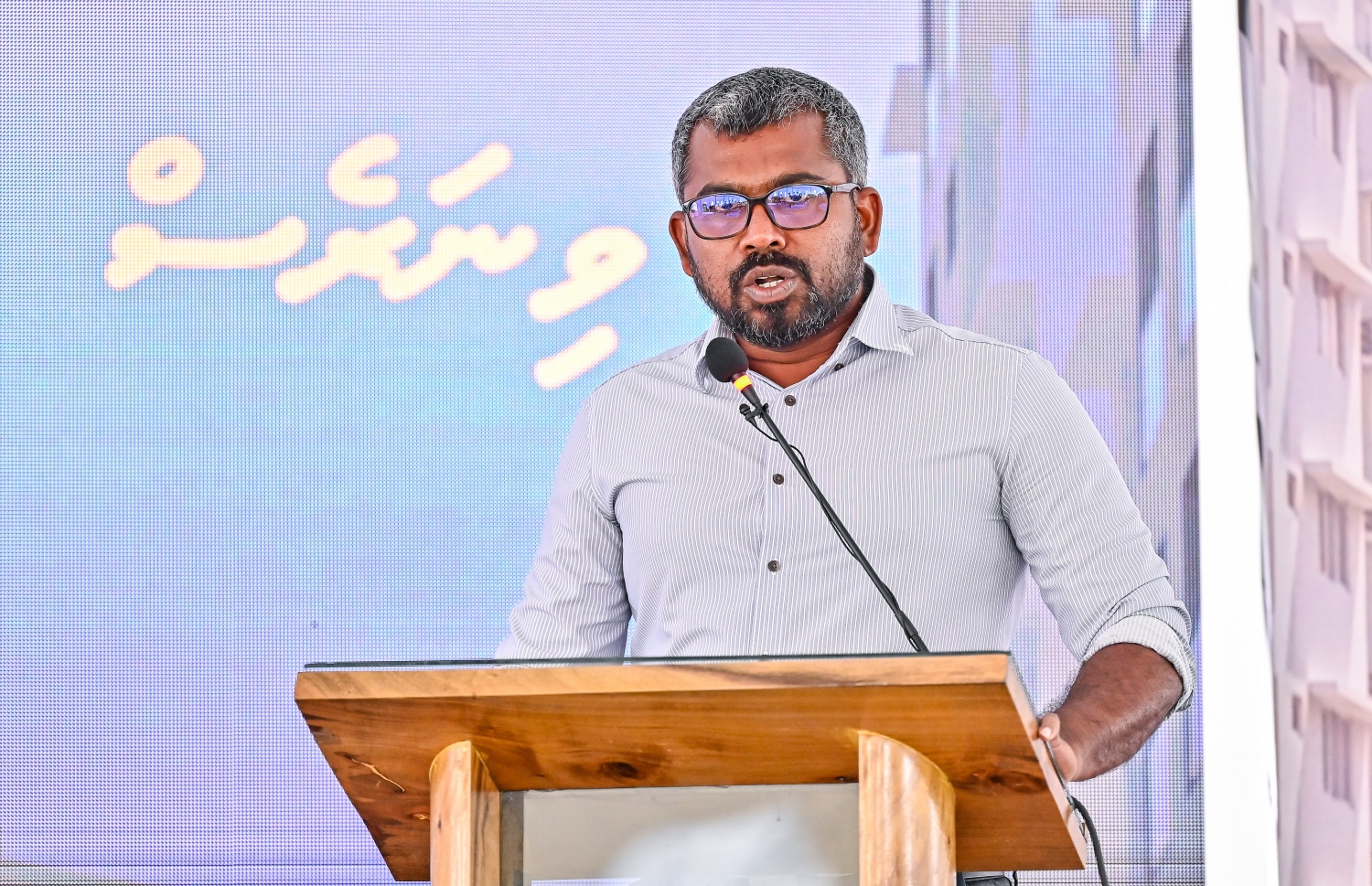 އާބަންކޯގެ މެނޭޖިން ޑިރެކްޓަރު އަހުމަދު އާތިފު މިއަދު ބޭއްވި ރަސްމިއްޔާތުގައި ވާހަކަދައްކަވަނީ-- ފޮޓޯ: ފަޔާޒް މޫސާ / މިހާރު