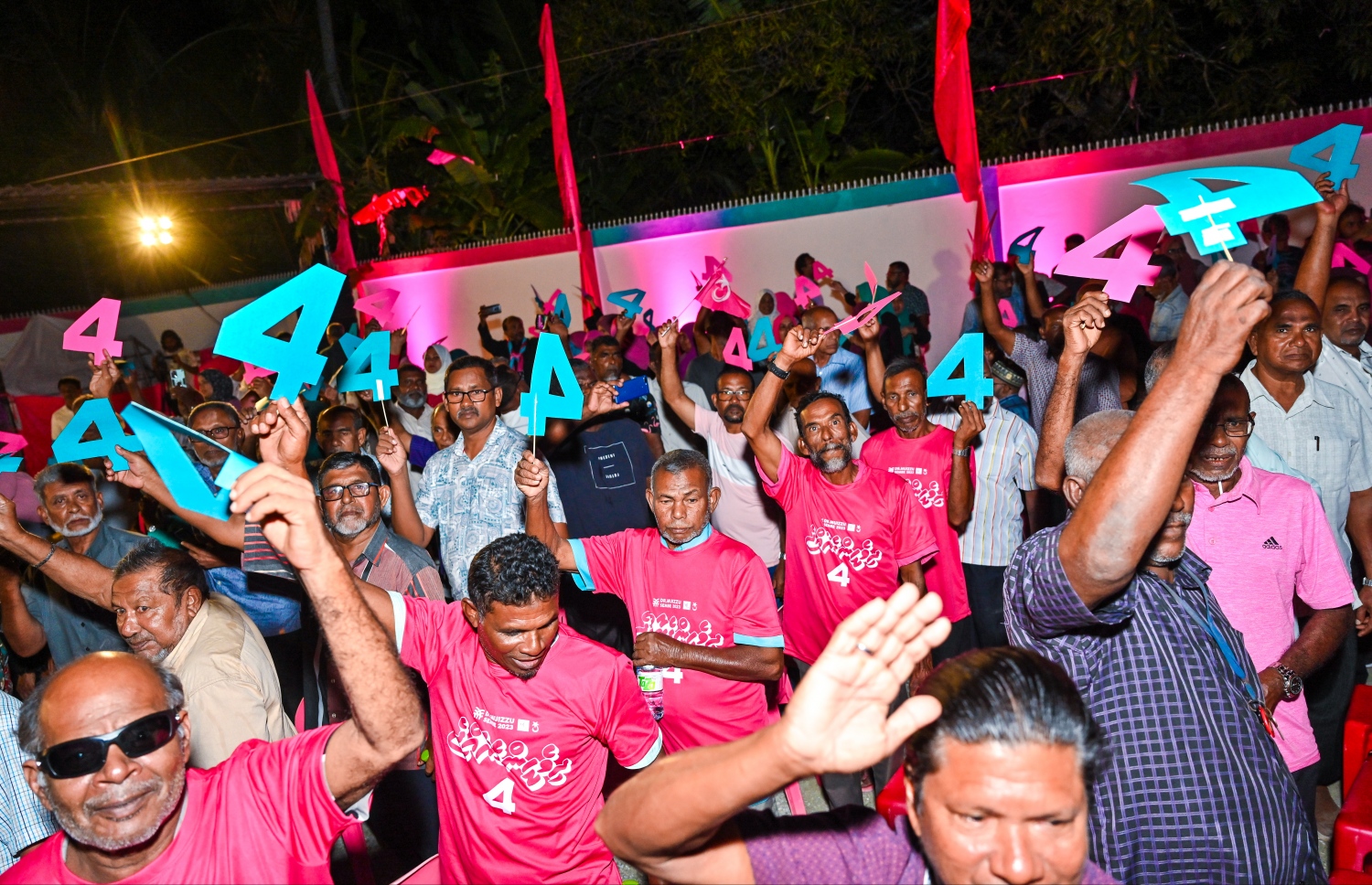 ޕީޕީއެމް/ޕީއެންސީގެ ޑރ. މުހައްމަދު މުއިއްޒުގެ ކެމްޕެއިނަށް ސ. ހިތަދޫގައި ބޭއްވި ޖަލްސާ.-- ފޮޓޯ: ނިޝާން އަލީ | މިހާރު