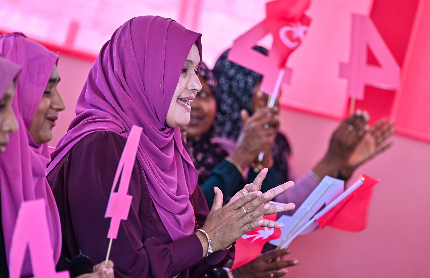 ކަނޑިތީމު ކެމްޕެއިނު ޖަލްސާގެ ތެރެއިން ޕީޕީއެމްގެ ސަޕޯޓަރުންތަކެއް-- ފޮޓޯ: ފަޔާޒް މޫސާ \ މިހާރު