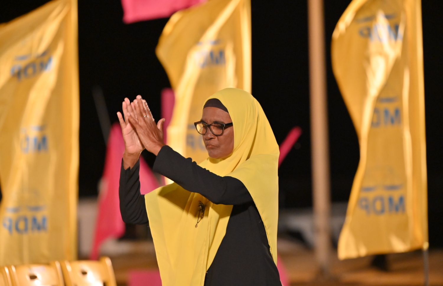 ދުވާފަރުގެ ރައްޔިތަކު ރައީސަށް ސަޕޯޓްކުރުމުގެ ގޮތުން ނަށަނީ