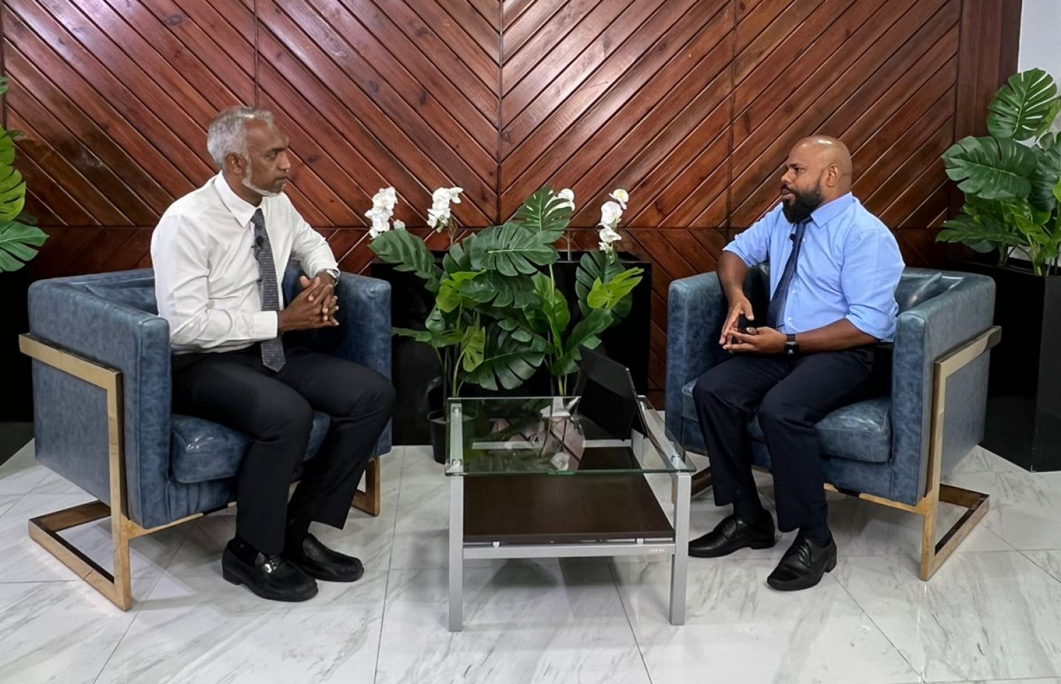 މުއިއްޒު "މިހާރު" އަށް މިއަދު ވީޑިއޯ އިންޓަވިއުއެއް ދެއްވަނީ.---ފޮޓޯ: ނިޝާން އަލީ| މިހާރު