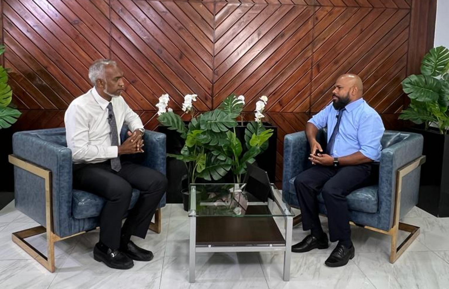 ޕީޕީއެމް/ޕީއެންސީގެ ރިޔާސީ ކެންޑިޑޭޓް ޑރ. މުއިއްޒު "މިހާރު" އާ ވާހަކަ ދައްކަވަނީ.