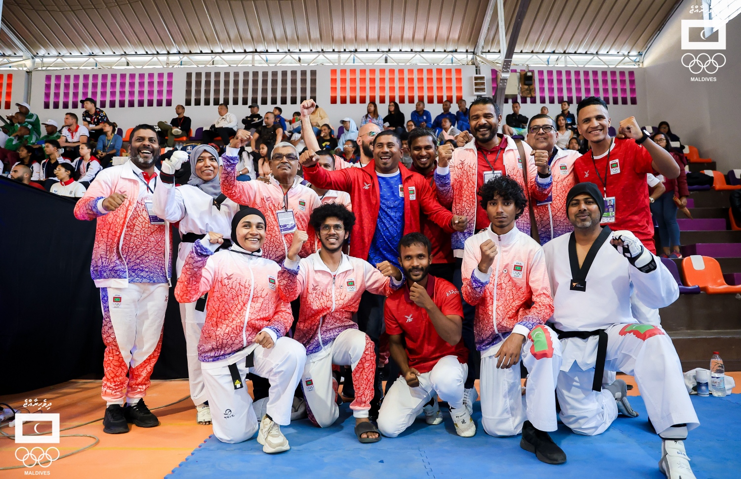 ރާއްޖޭގެ ޓައެކްވޮންޑޯ ޓީމް، އޮލިމްޕިކް ކޮމިޓީގެ އިސްވެރިންނާއި ސްޕޯޓްސް މިނިސްޓަރު މަހުލޫފާ އެކު.-- ފޮޓޯ: މުހައްމަދު ޝާބިން/ އެމްއޯސީ