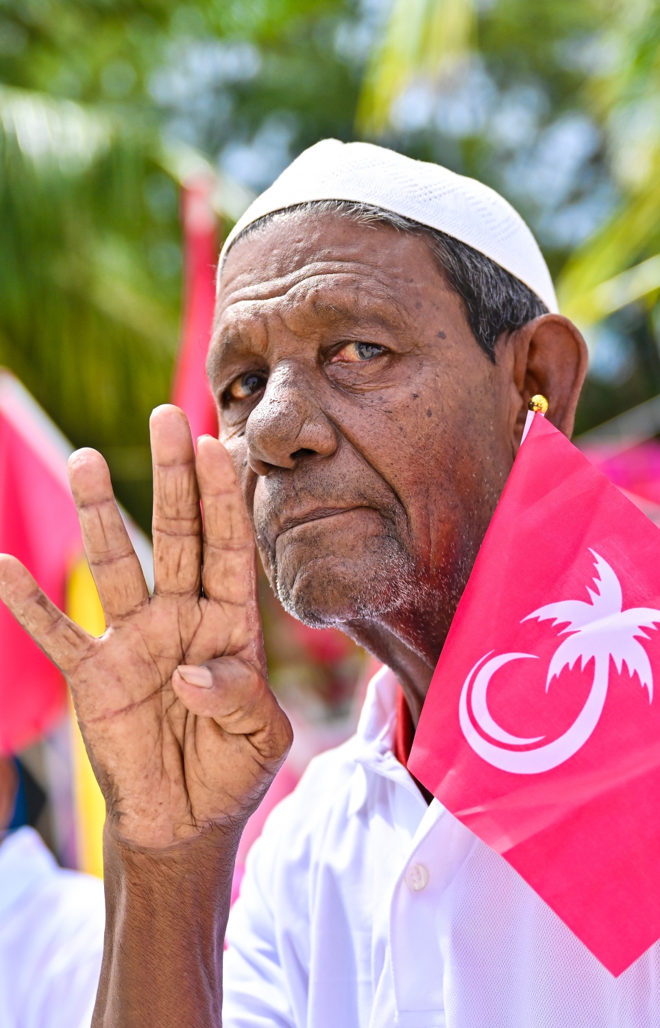 ކޮލަމާފުށިން މުއިއްޒަށް މަރުހަބާ ދަންނަވަނީ: ރަށް ކައިރީގައި ޓޫރިޒަމް ފަށަން ވައުދުވި - ފޮޓޯ: ނިޝާން އަލީ \ މިހާރު