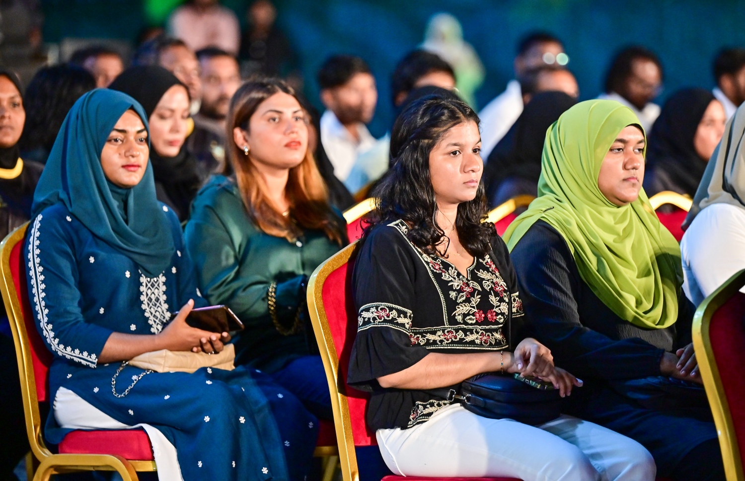 ވެމްކޯގެ ވޭސްޓް ޓްރާންސްފާ ސްޓޭޝަން ހުޅުވުމުގެ ރަސްމިއްޔާތުގައި ވެމްކޯގެ ބައެއް މުއައްޒަފުން ބައިވެރިވަނީ -- ފޮޓޯ: ފަޔާޒު މޫސާ | މިހާރު