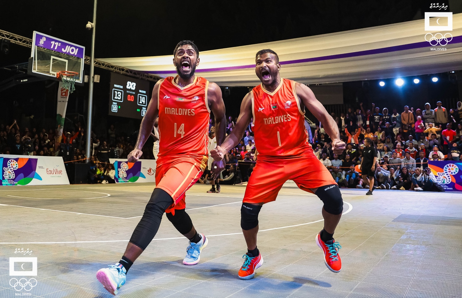 ފިރިހެން ޓީމު ލޯ މެޑަލް ޔަގީން ކުރުމަށް ފަހު.-- ފޮޓޯ: މުހައްމަދު ޝާބިން/ އެމްއޯސީ