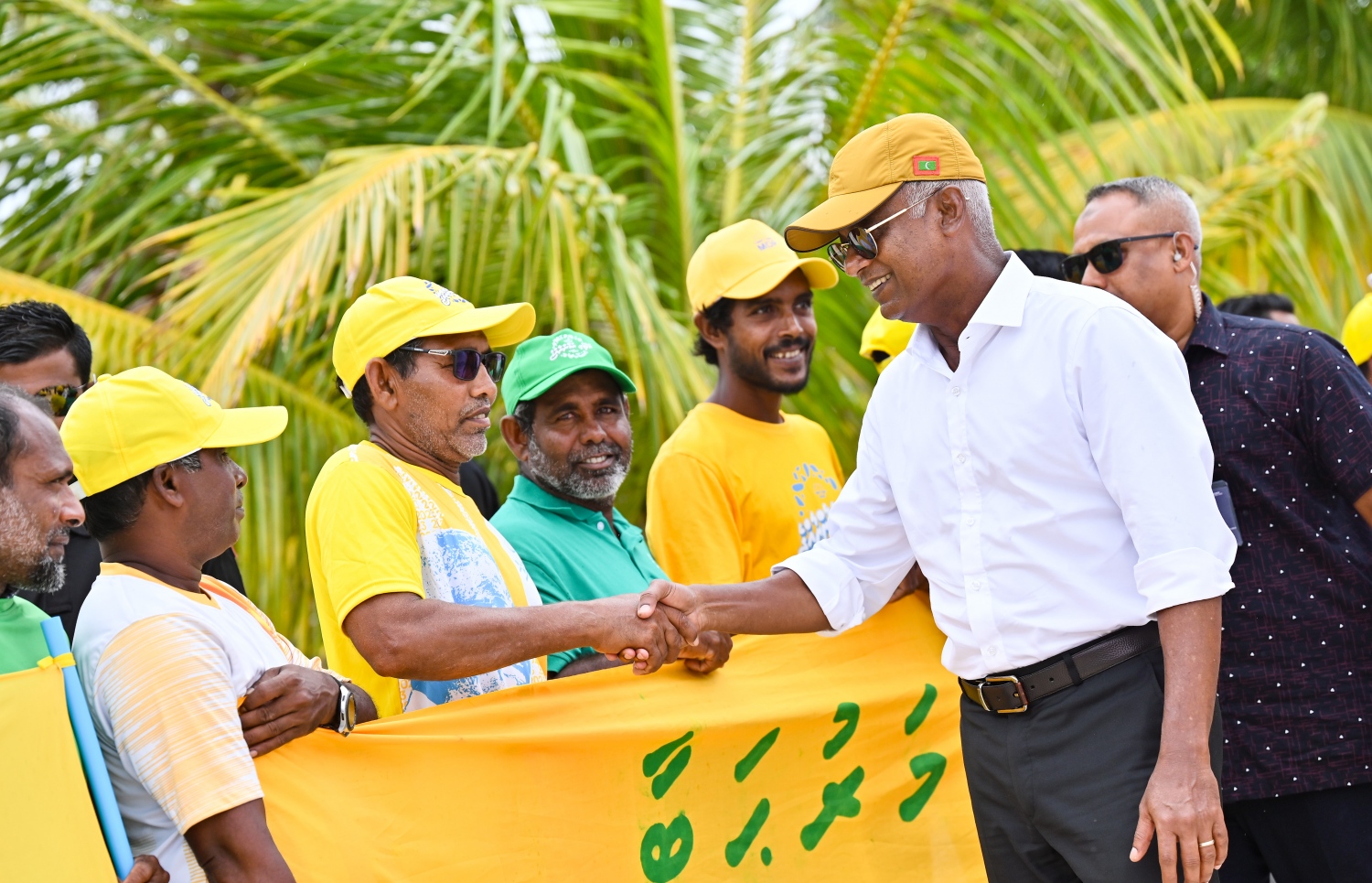 ރައީސް އޮޅުވެލިފުށީގައި: ވައުދުތައް ކޮޕީކުރާ ކަމަށް ވިދާޅުވެ ވާދަވެރިންނަށް ފާޑުވިދާޅުވި. -- ފޮޓޯ: ނިޝާން އަލީ | މިހާރު