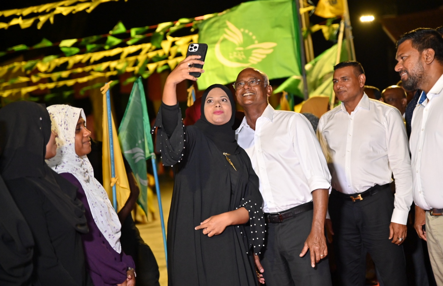 އެމްޑީޕީގެ ރިޔާސީ ކެންޑިޑޭޓް ރައީސް އިބްރާހިމް މުހައްމަދު ސޯލިހަށް ހދ. މަކުނުދޫން މަރުހަބާ ކިޔުން.-- ފޮޓޯ: އެމްޑީޕީ