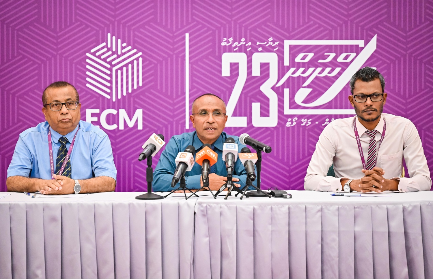 އީސީން މިއަދު ބޭއްވި ނޫސްވެރިންގެ ބައްދަލުވުމުގައި އެ ކޮމިޝަންގެ ނައިބު ރައީސް އިސްމާއިލް ހަބީބް ވާހަކަ ދައްކަވަނީ--ފޮޓޯ: ނިޝާން އަލީ | މިހާރު